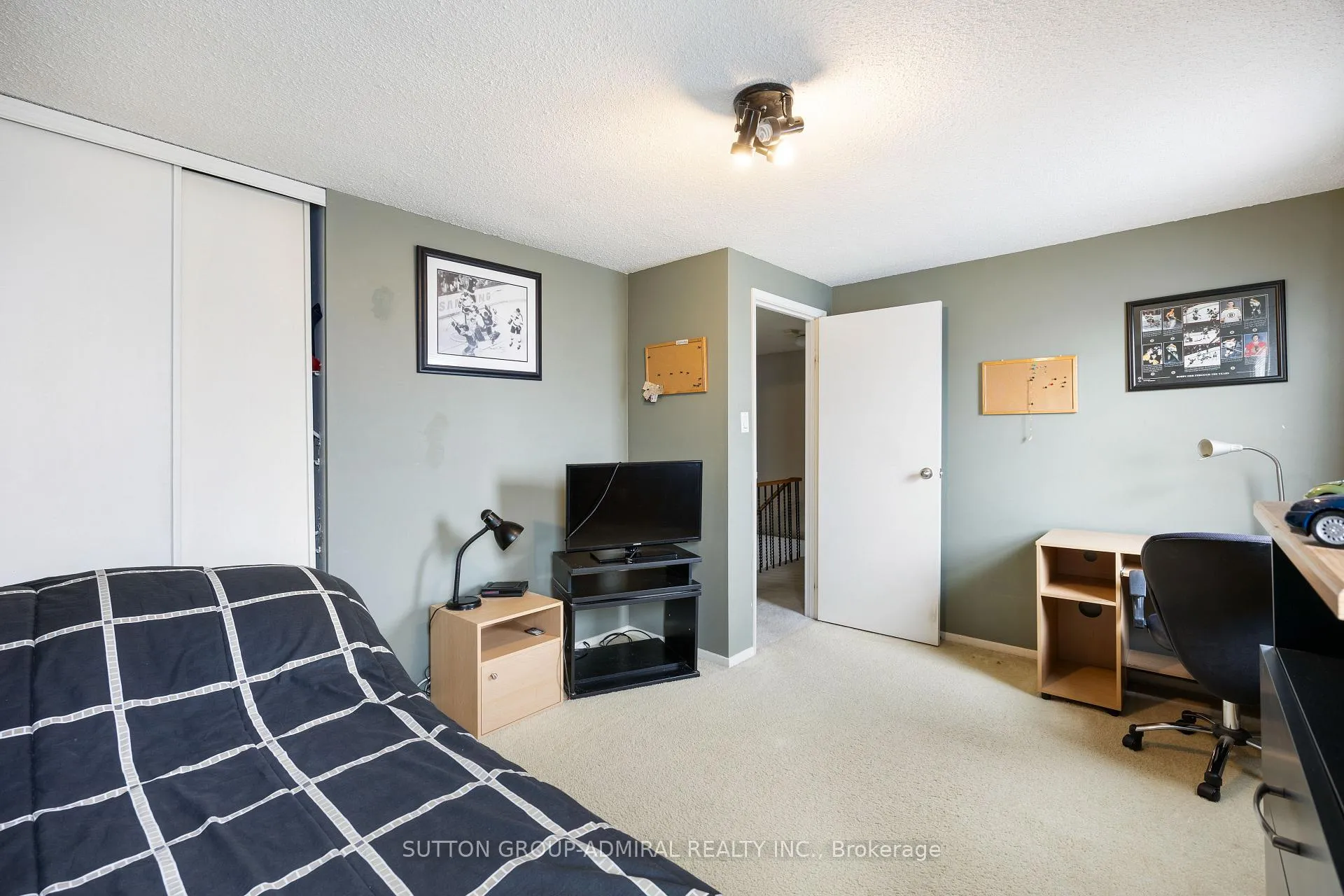 Photo 16 of 62 Lisa Crescent, Vaughan, Crestwood-Springfarm-Yorkhill — HOMEH