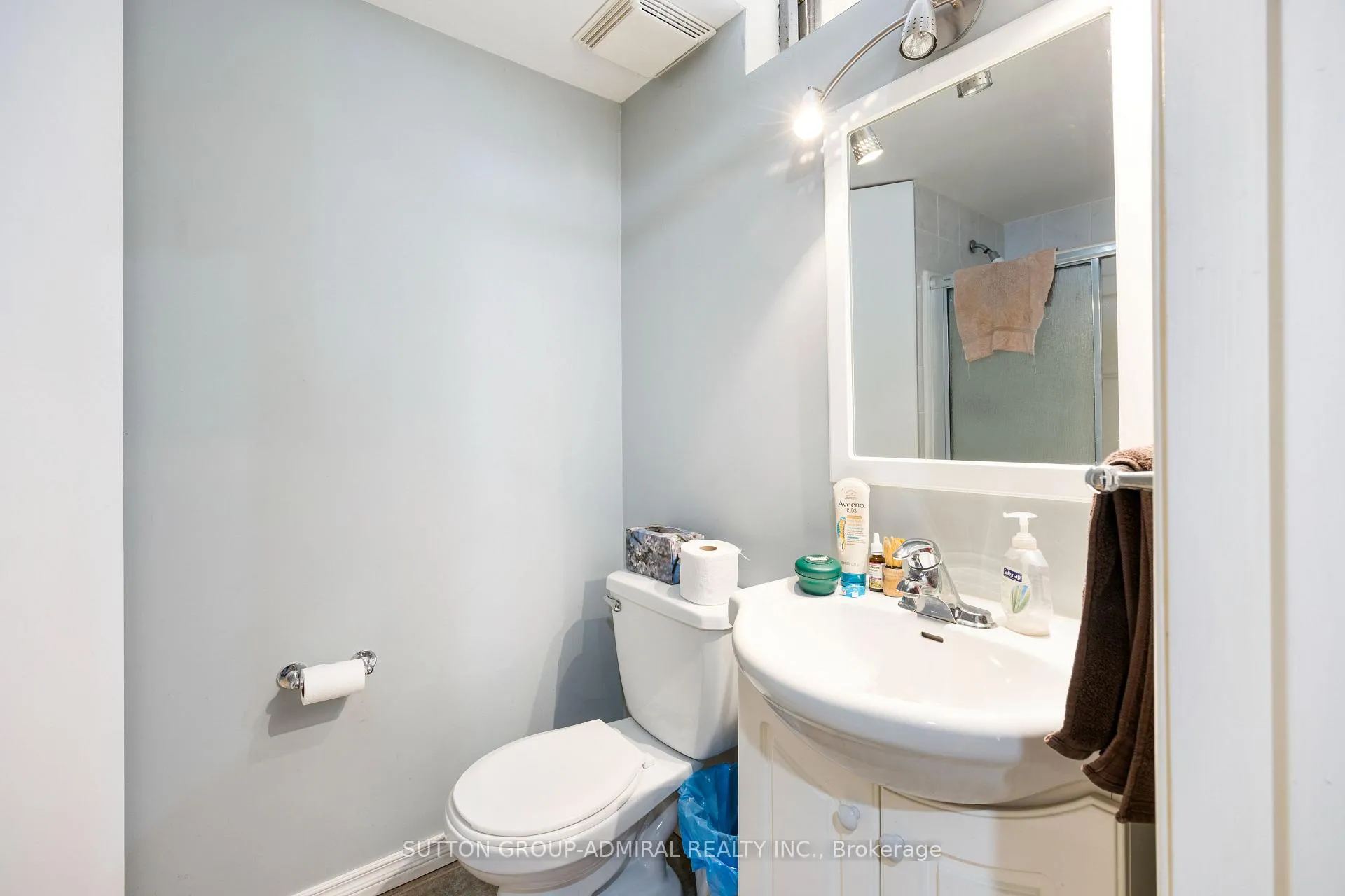 Photo 22 of 62 Lisa Crescent, Vaughan, Crestwood-Springfarm-Yorkhill — HOMEH