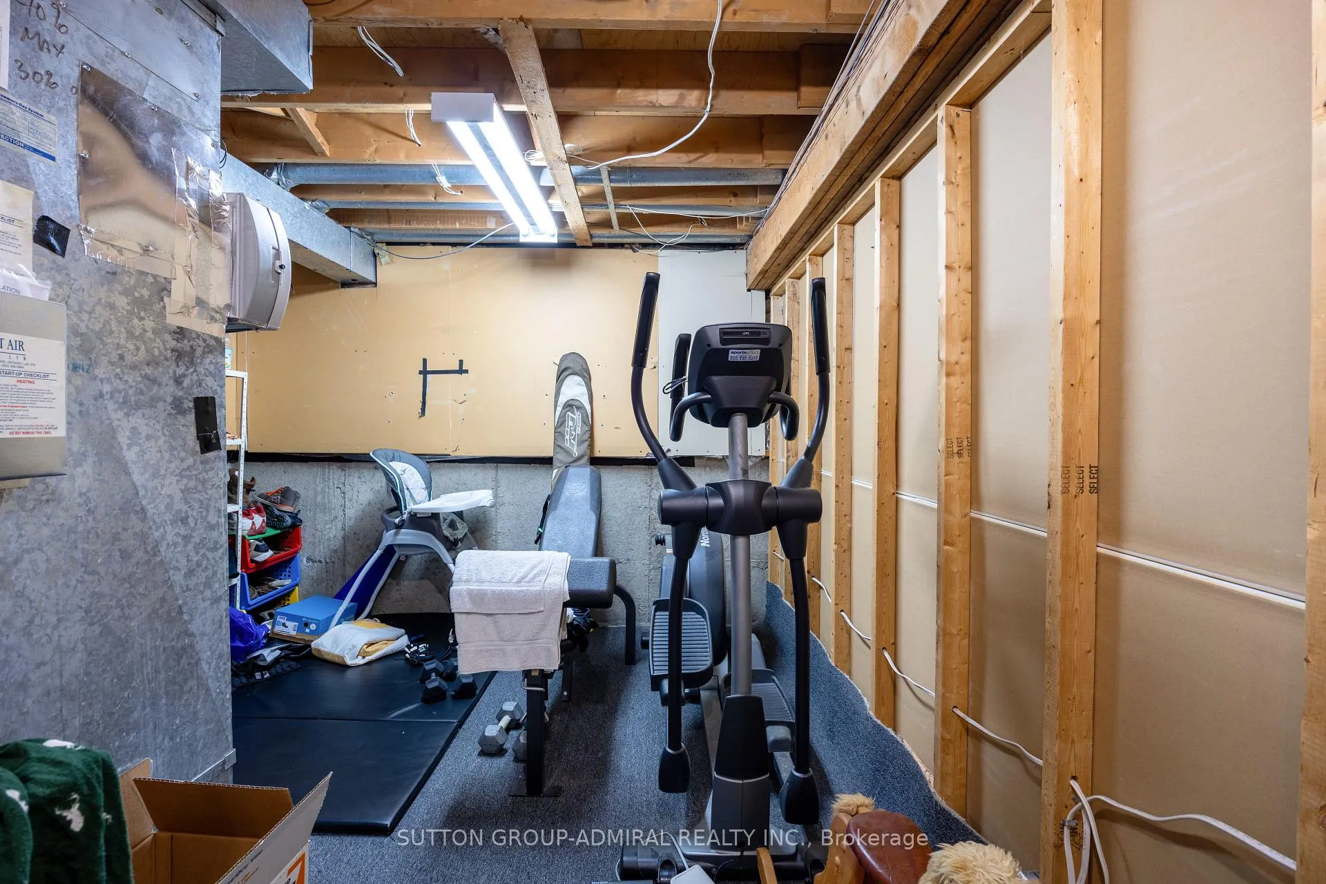 Photo 24 of 62 Lisa Crescent, Vaughan, Crestwood-Springfarm-Yorkhill — HOMEH