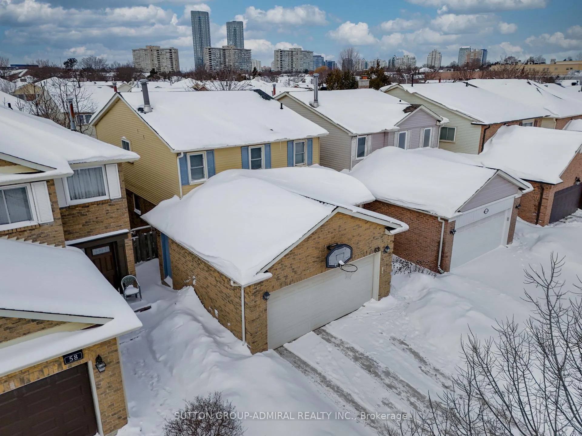 Photo 27 of 62 Lisa Crescent, Vaughan, Crestwood-Springfarm-Yorkhill — HOMEH