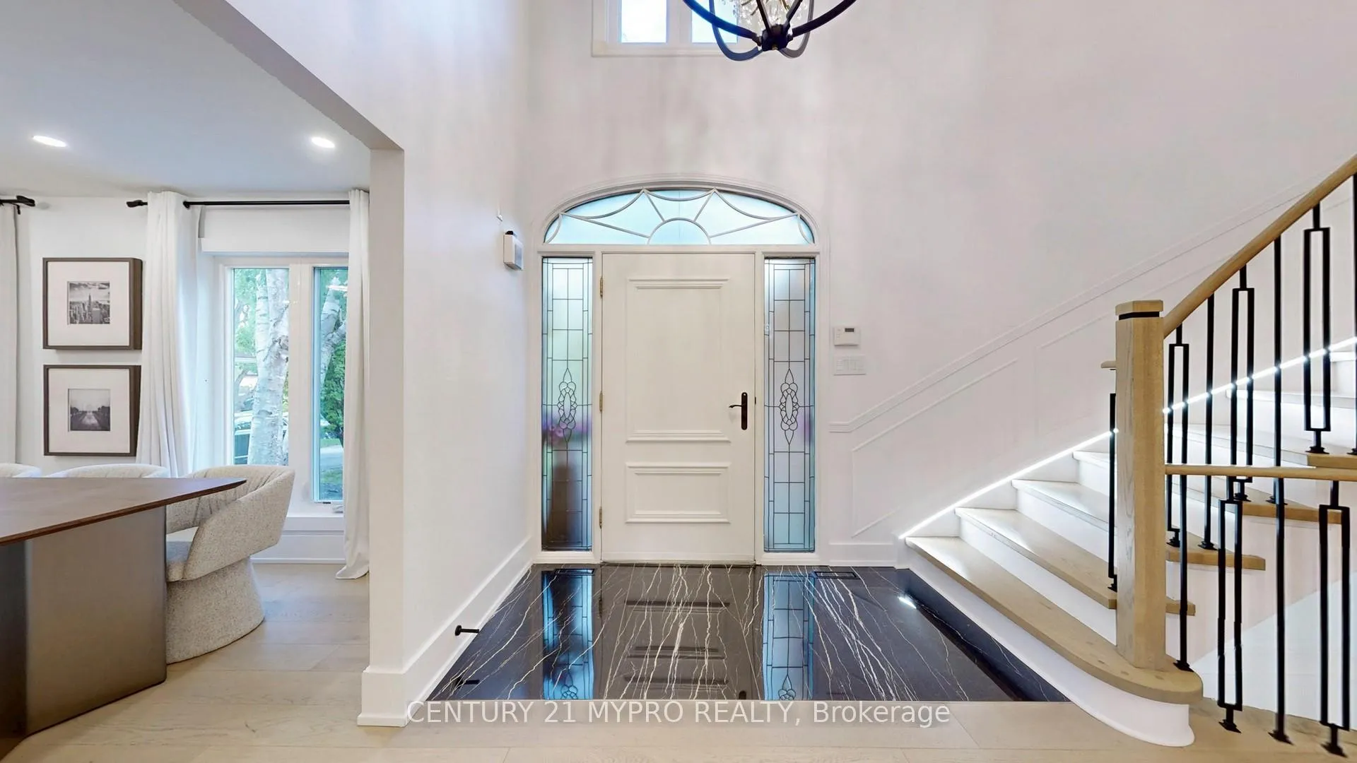 Photo 2 of 8 Briarwood Road, Markham, Unionville — HOMEH