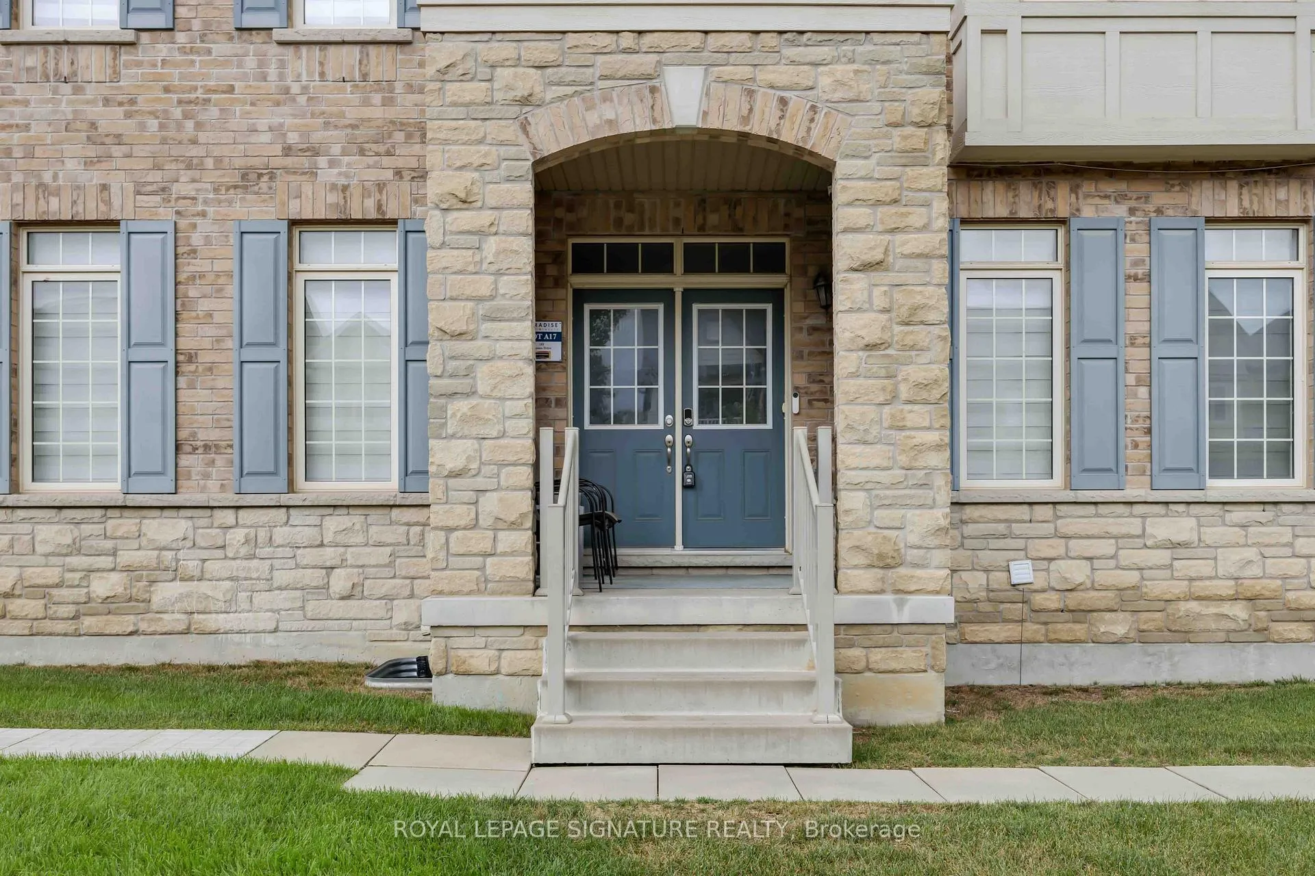 Photo 5 of 189 Algoma Drive, Vaughan, Kleinburg — HOMEH