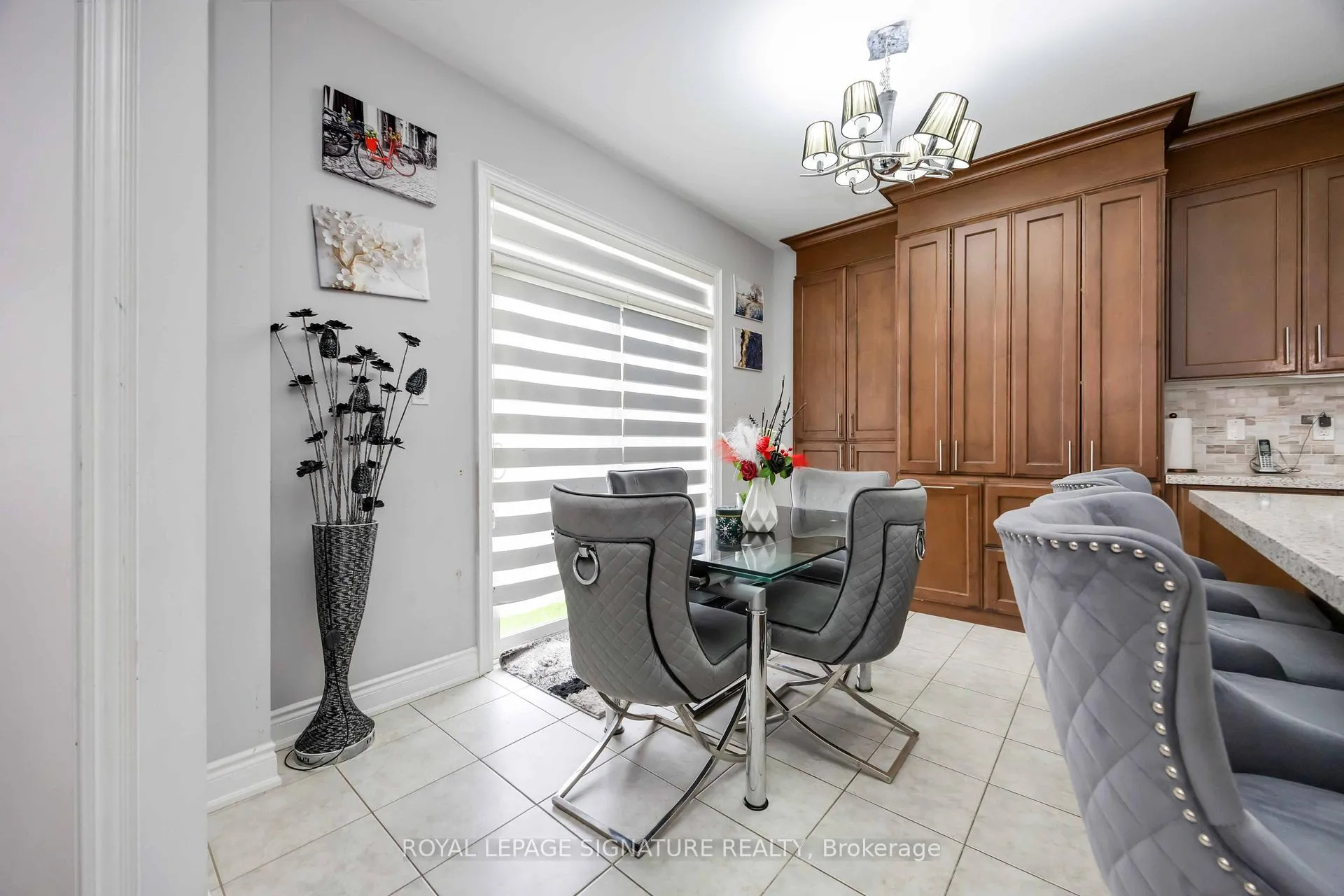 Photo 9 of 189 Algoma Drive, Vaughan, Kleinburg — HOMEH