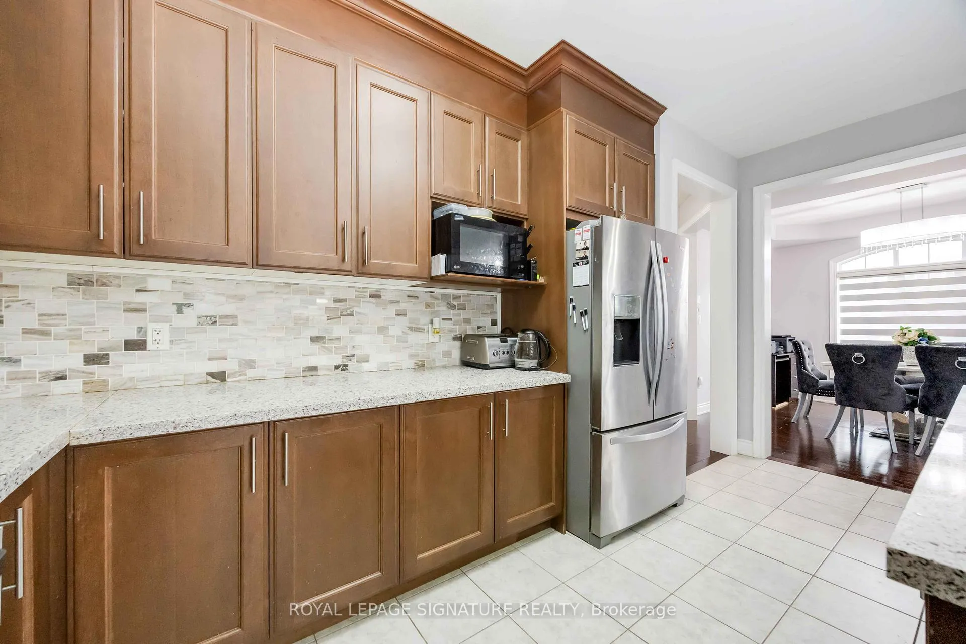 Photo 11 of 189 Algoma Drive, Vaughan, Kleinburg — HOMEH