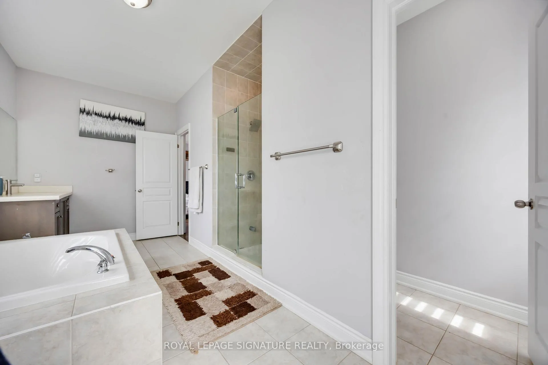 Photo 25 of 189 Algoma Drive, Vaughan, Kleinburg — HOMEH