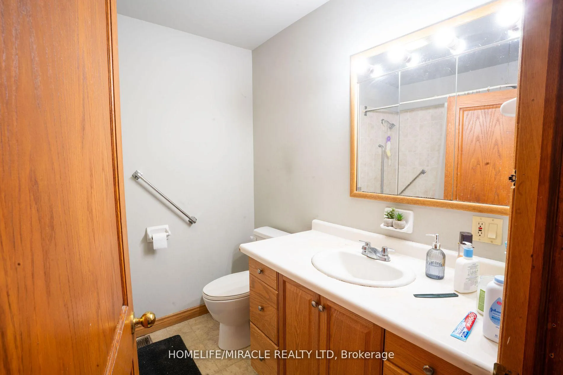 Photo 9 of 5720 Temperance Avenue, Niagara Falls, Hospital — HOMEH