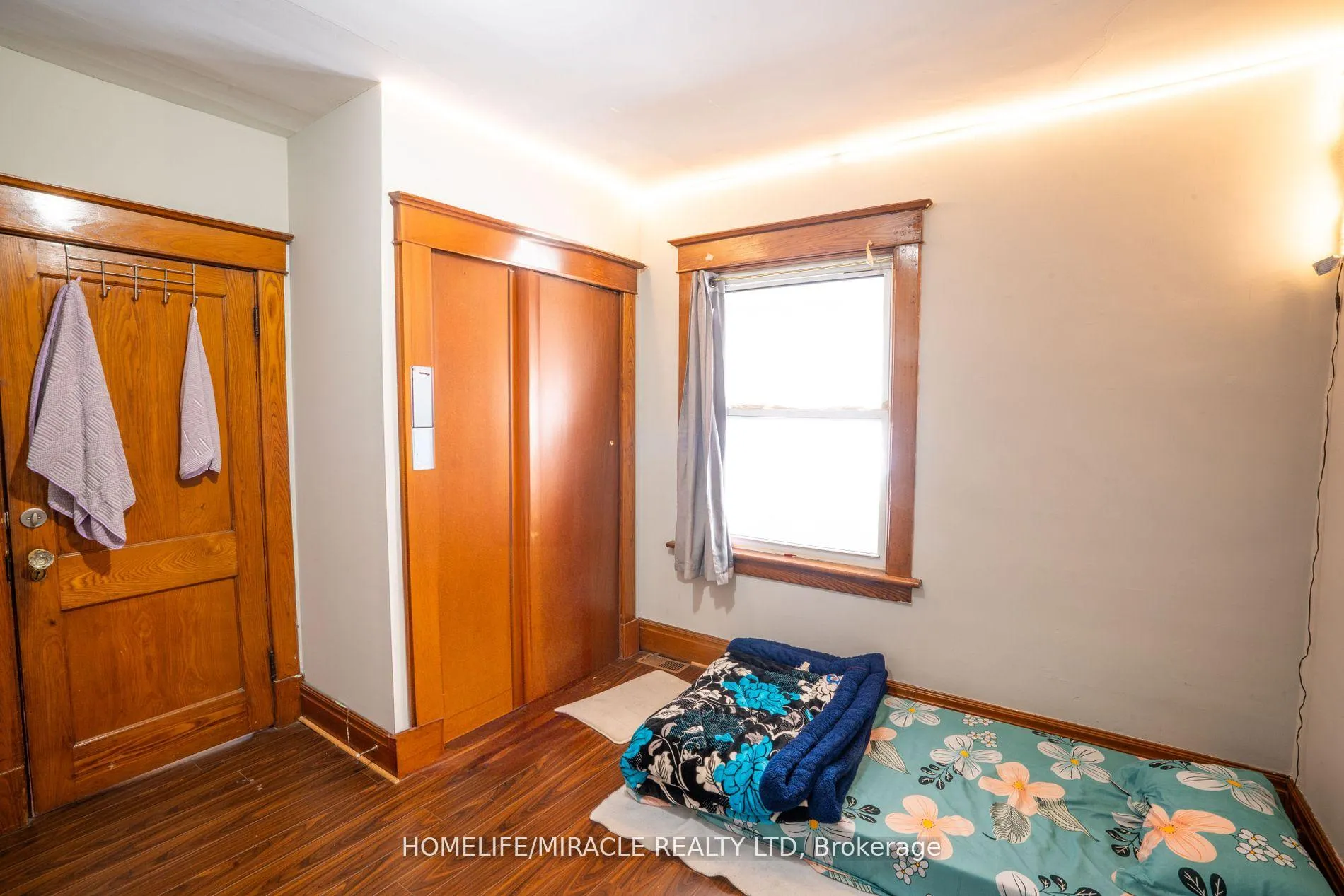 Photo 11 of 5720 Temperance Avenue, Niagara Falls, Hospital — HOMEH