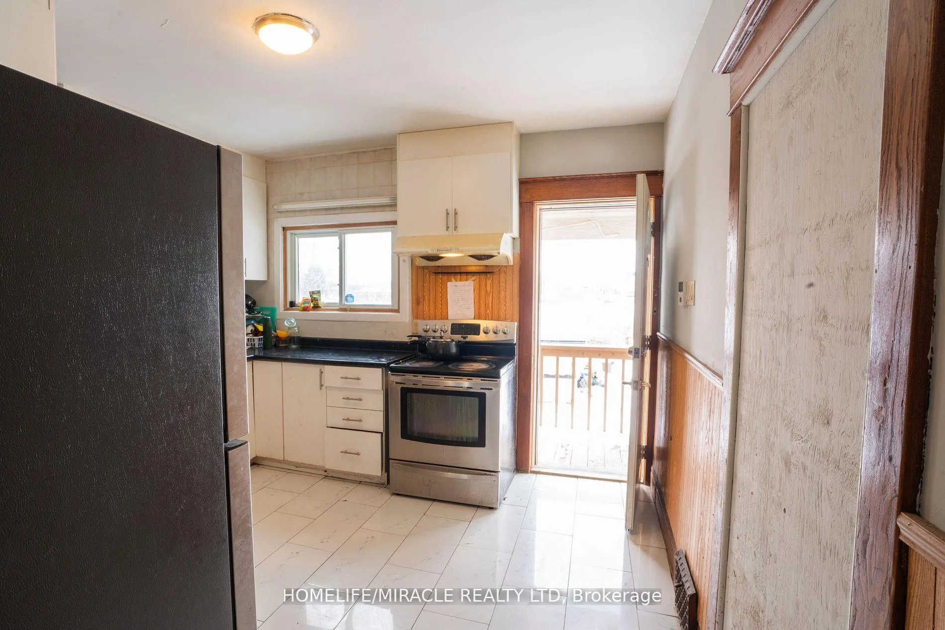 Photo 14 of 5720 Temperance Avenue, Niagara Falls, Hospital — HOMEH