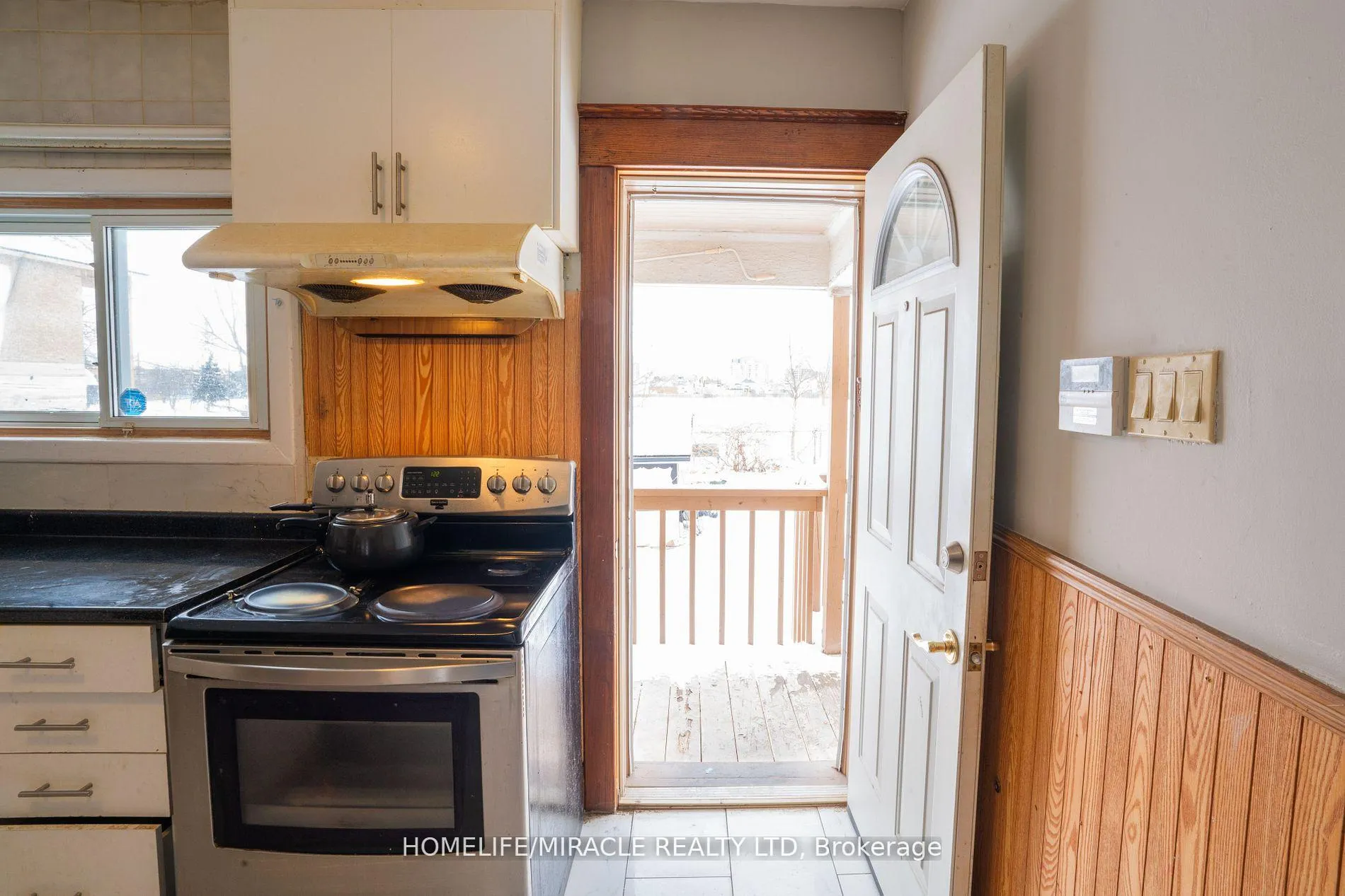 Photo 17 of 5720 Temperance Avenue, Niagara Falls, Hospital — HOMEH