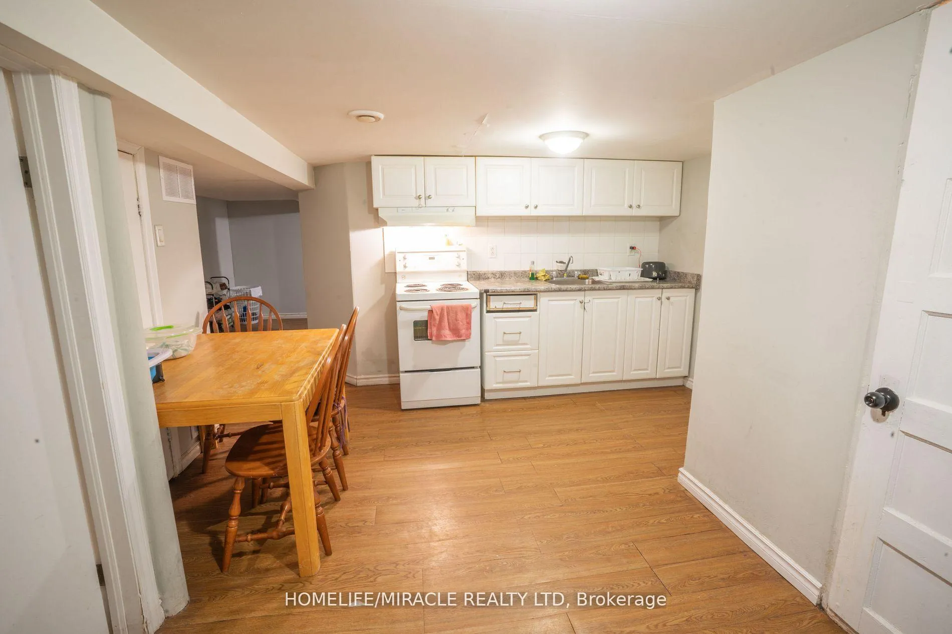 Photo 24 of 5720 Temperance Avenue, Niagara Falls, Hospital — HOMEH