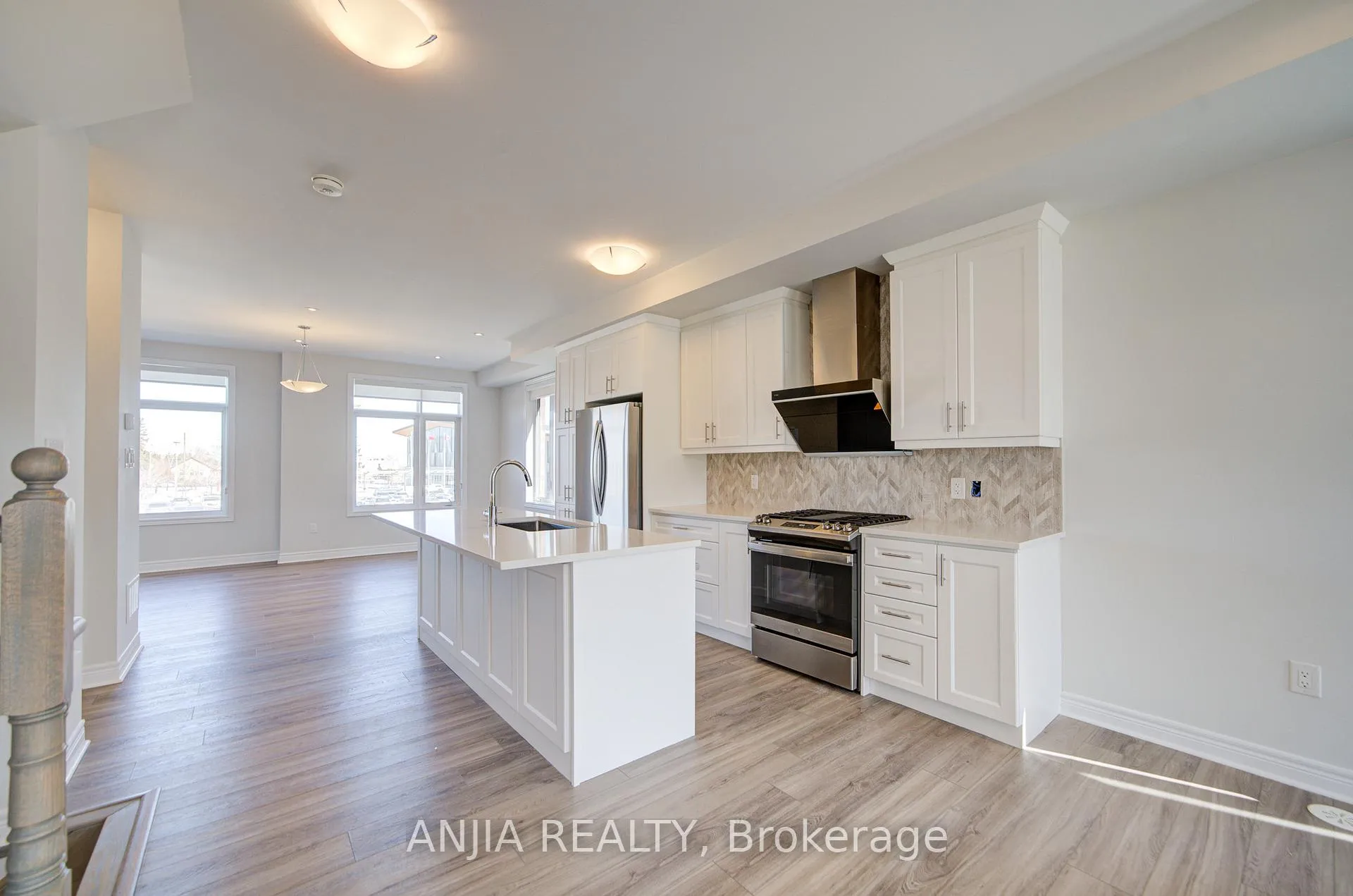 Photo 13 of 11 Mumbai Drive, Markham, Middlefield — HOMEH