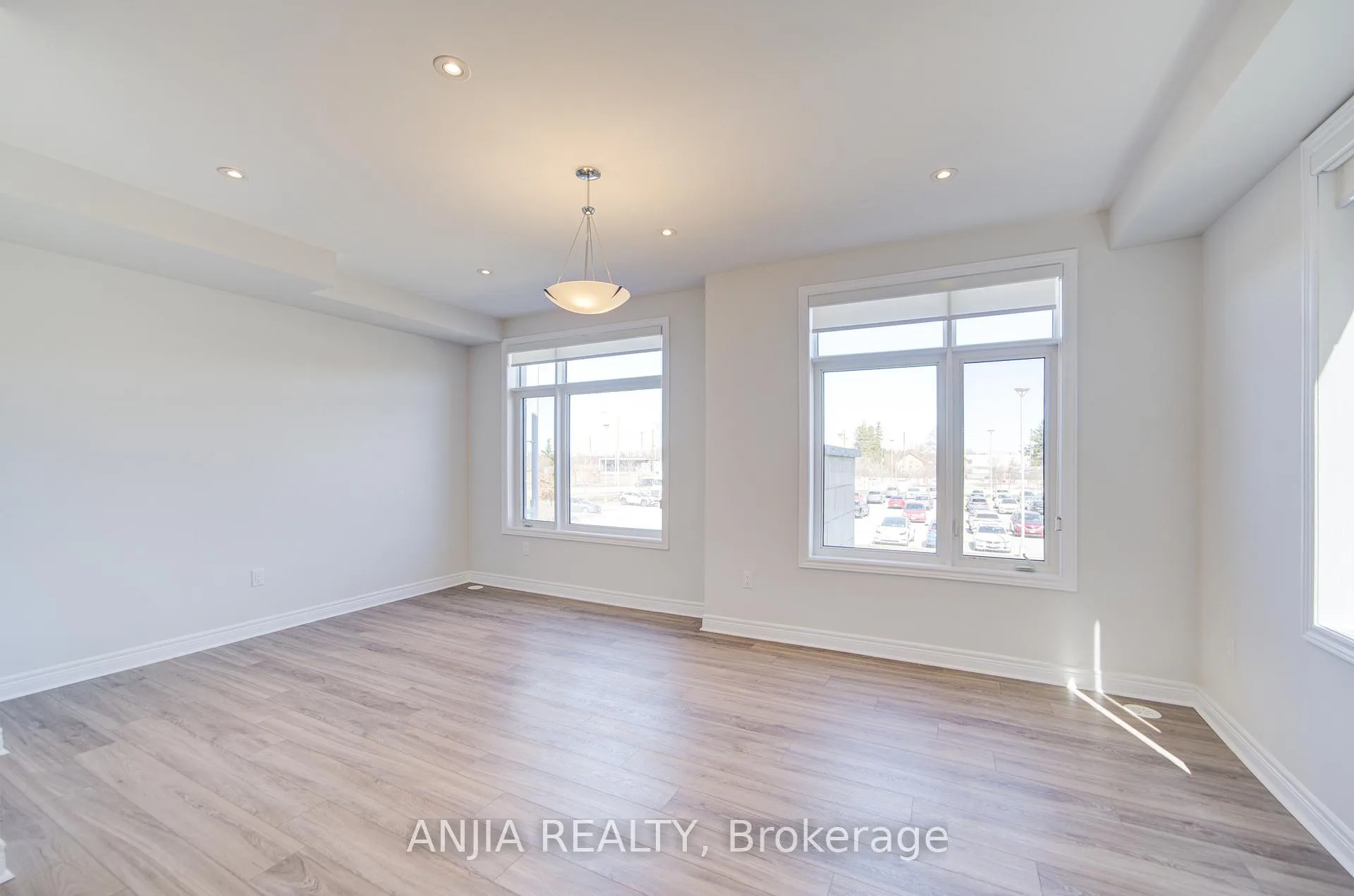 Photo 17 of 11 Mumbai Drive, Markham, Middlefield — HOMEH