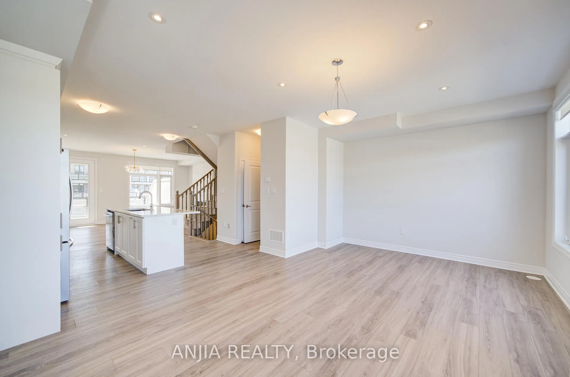 Photo 19 of 11 Mumbai Drive, Markham, Middlefield — HOMEH