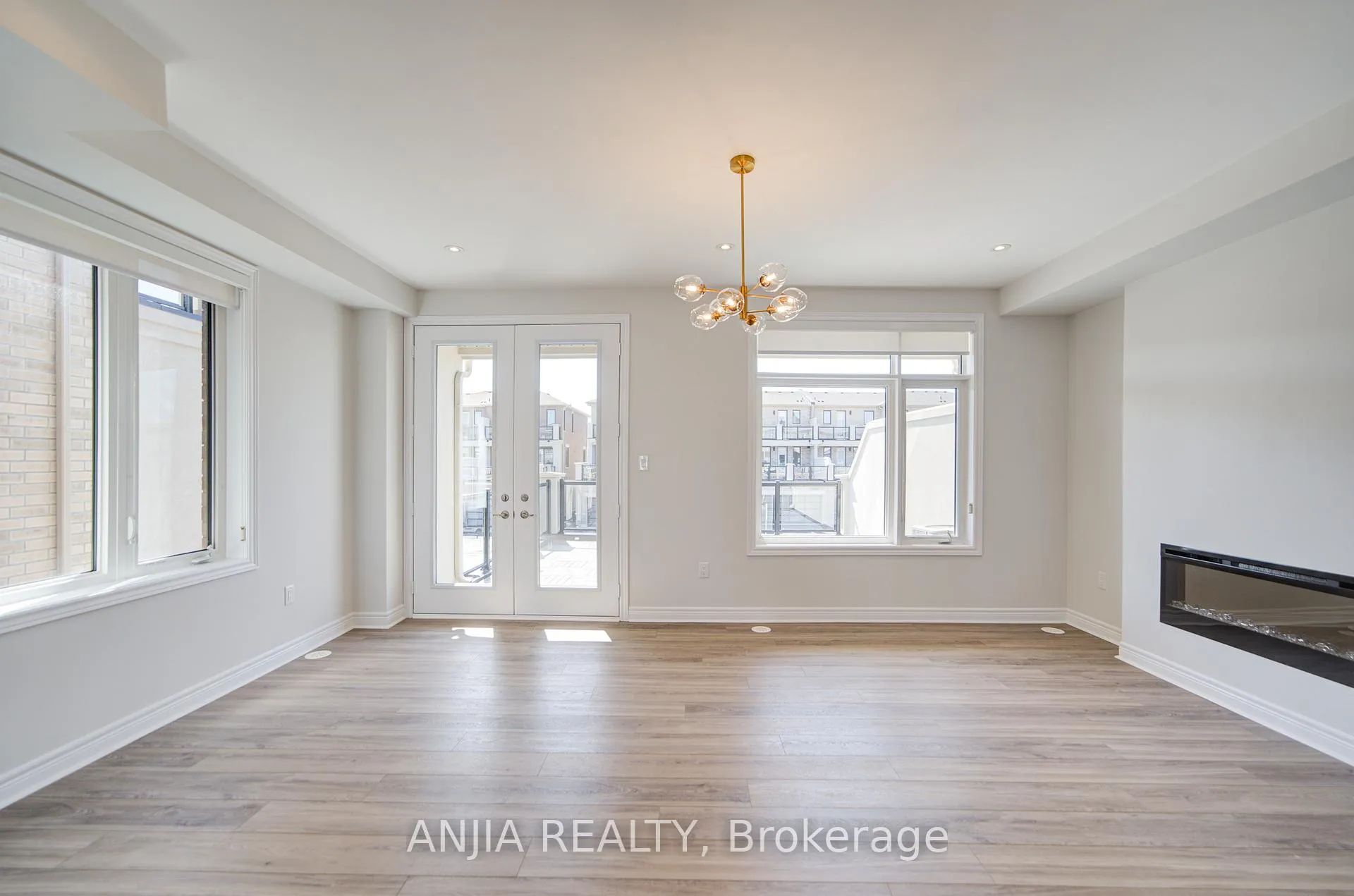 Photo 23 of 11 Mumbai Drive, Markham, Middlefield — HOMEH