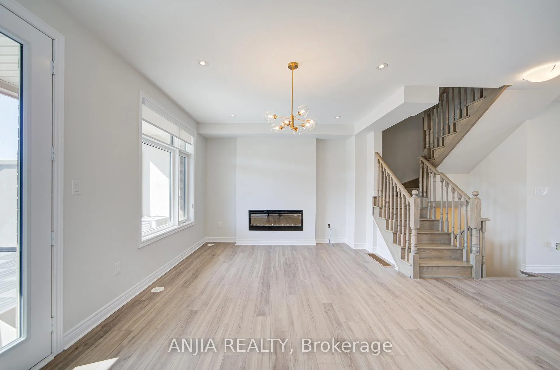 Photo 25 of 11 Mumbai Drive, Markham, Middlefield — HOMEH