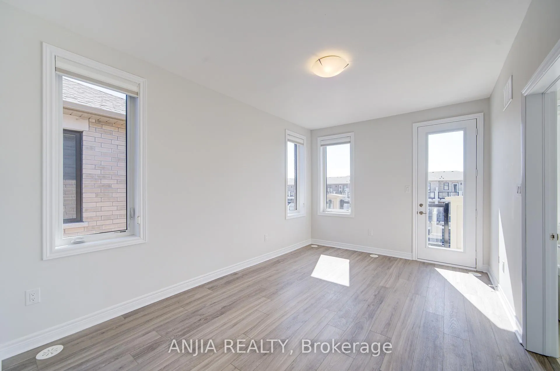 Photo 33 of 11 Mumbai Drive, Markham, Middlefield — HOMEH