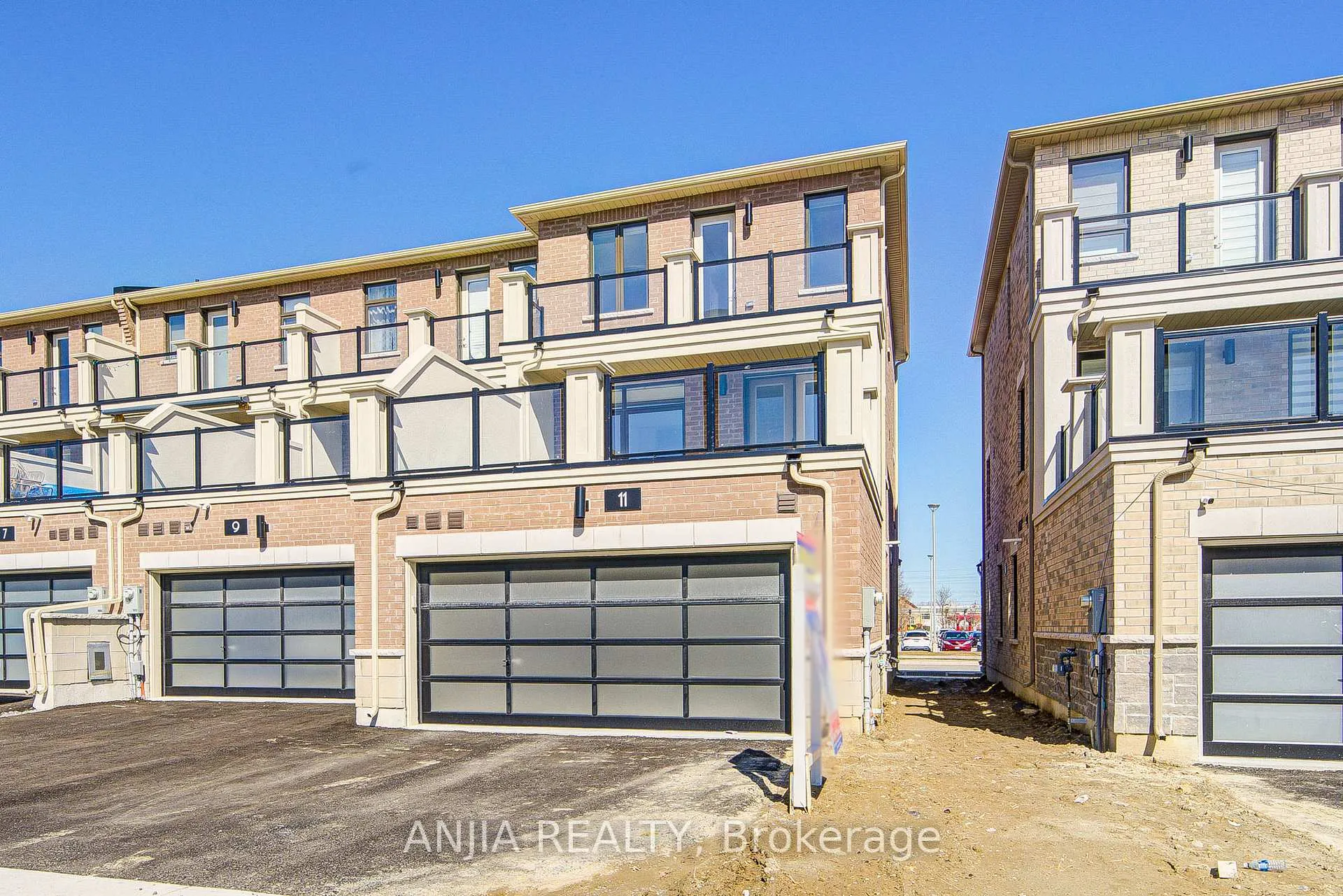 Photo 50 of 11 Mumbai Drive, Markham, Middlefield — HOMEH