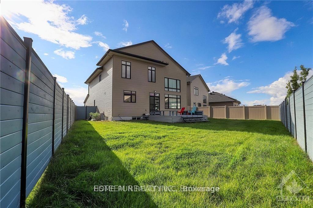 Photo 3 of 600 Mistwell Lane, Ottawa, Riverside South/Gloucester Glen — HOMEH