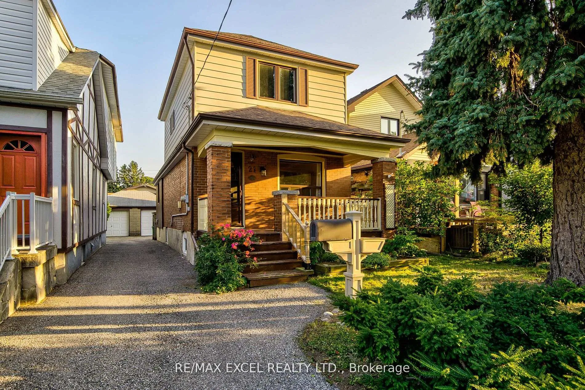 Front of 21 Savoy Avenue