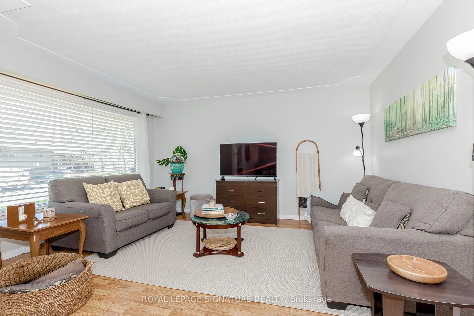 Photo 6 of 220 Weber Street, Wellington North, Mount Forest — HOMEH