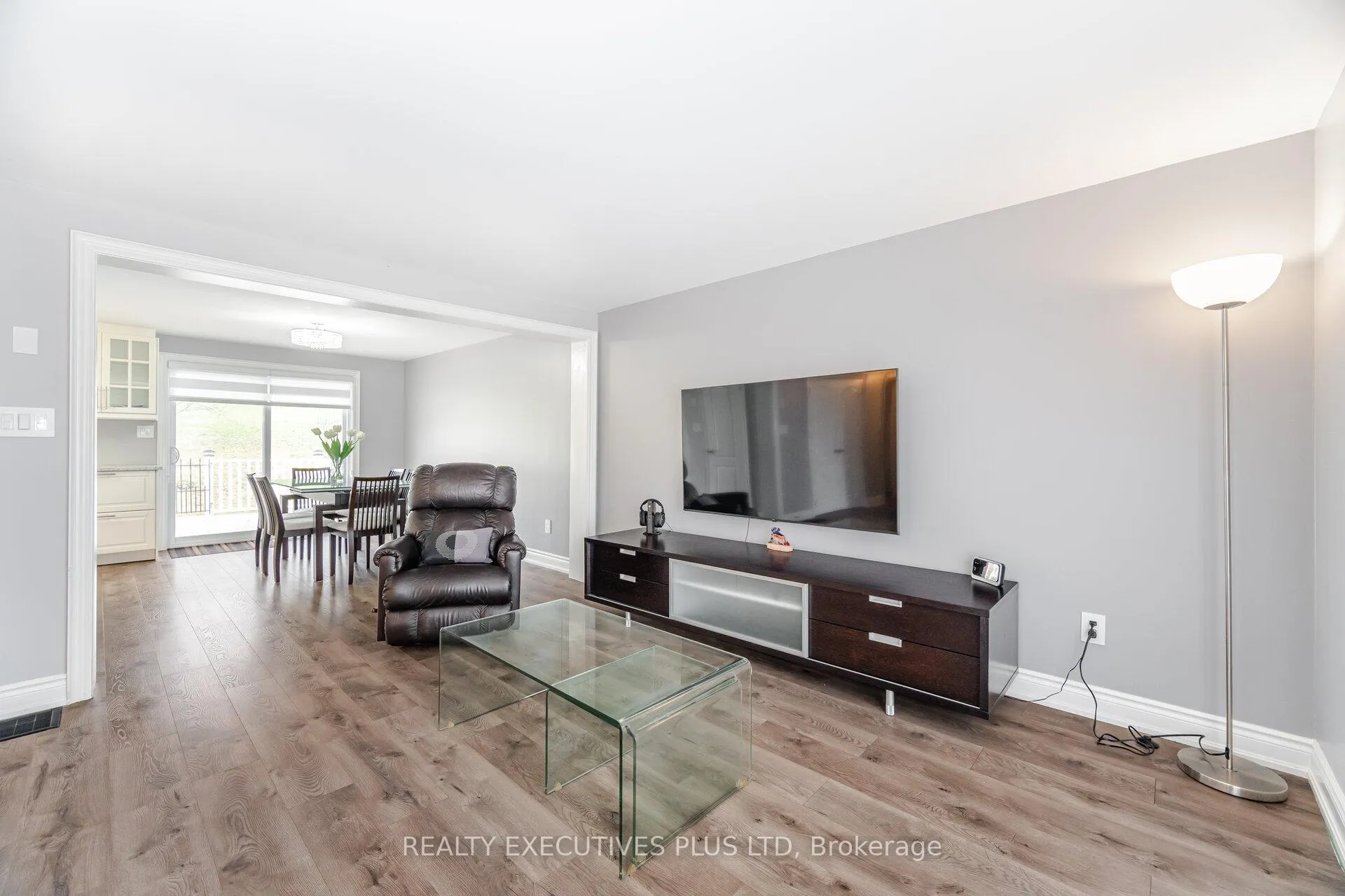 Photo 10 of 10 Tamarack Court, New Tecumseth, Rural New Tecumseth — HOMEH