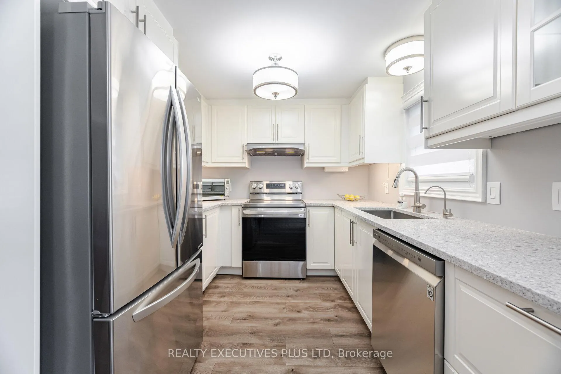 Photo 15 of 10 Tamarack Court, New Tecumseth, Rural New Tecumseth — HOMEH
