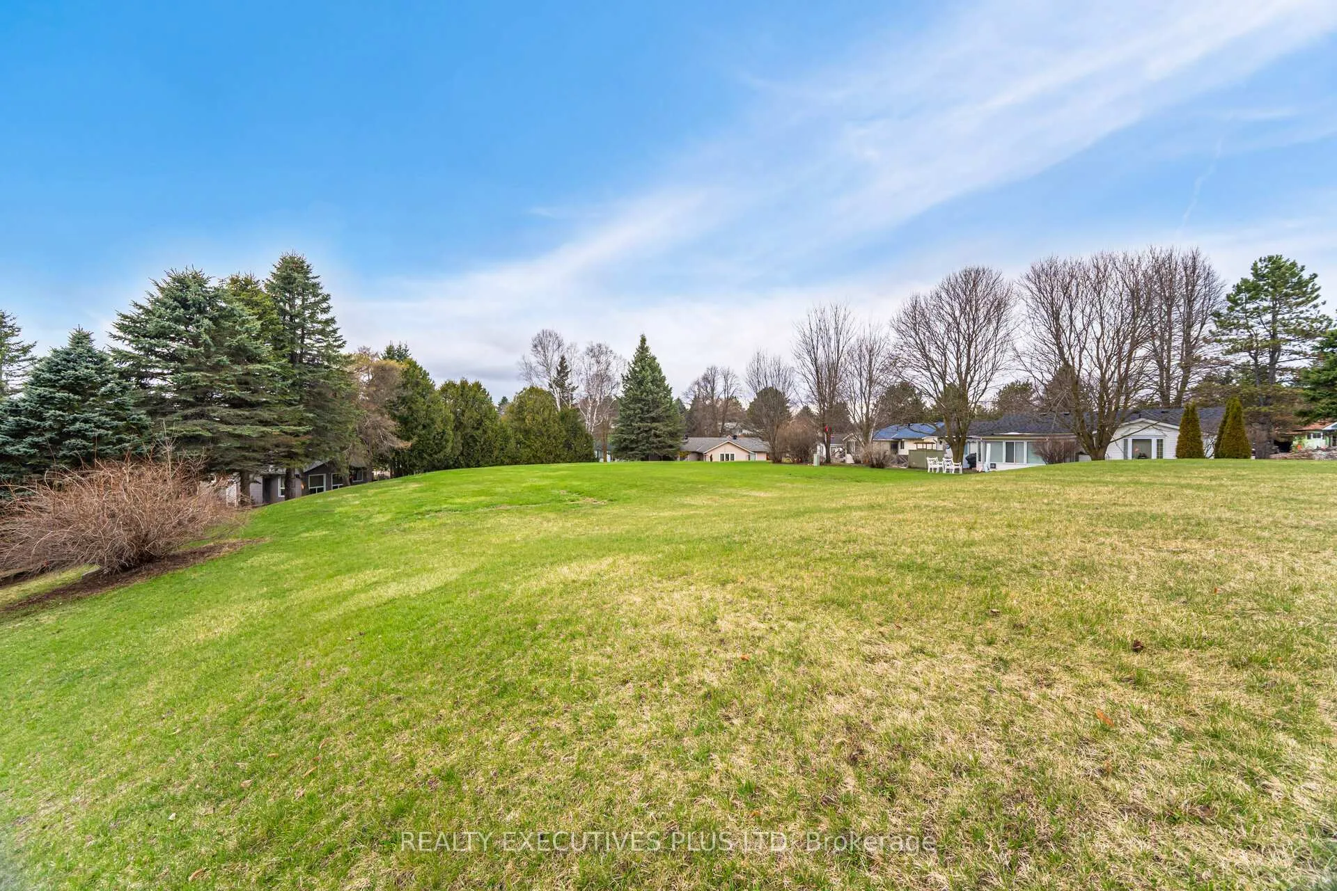 Photo 35 of 10 Tamarack Court, New Tecumseth, Rural New Tecumseth — HOMEH