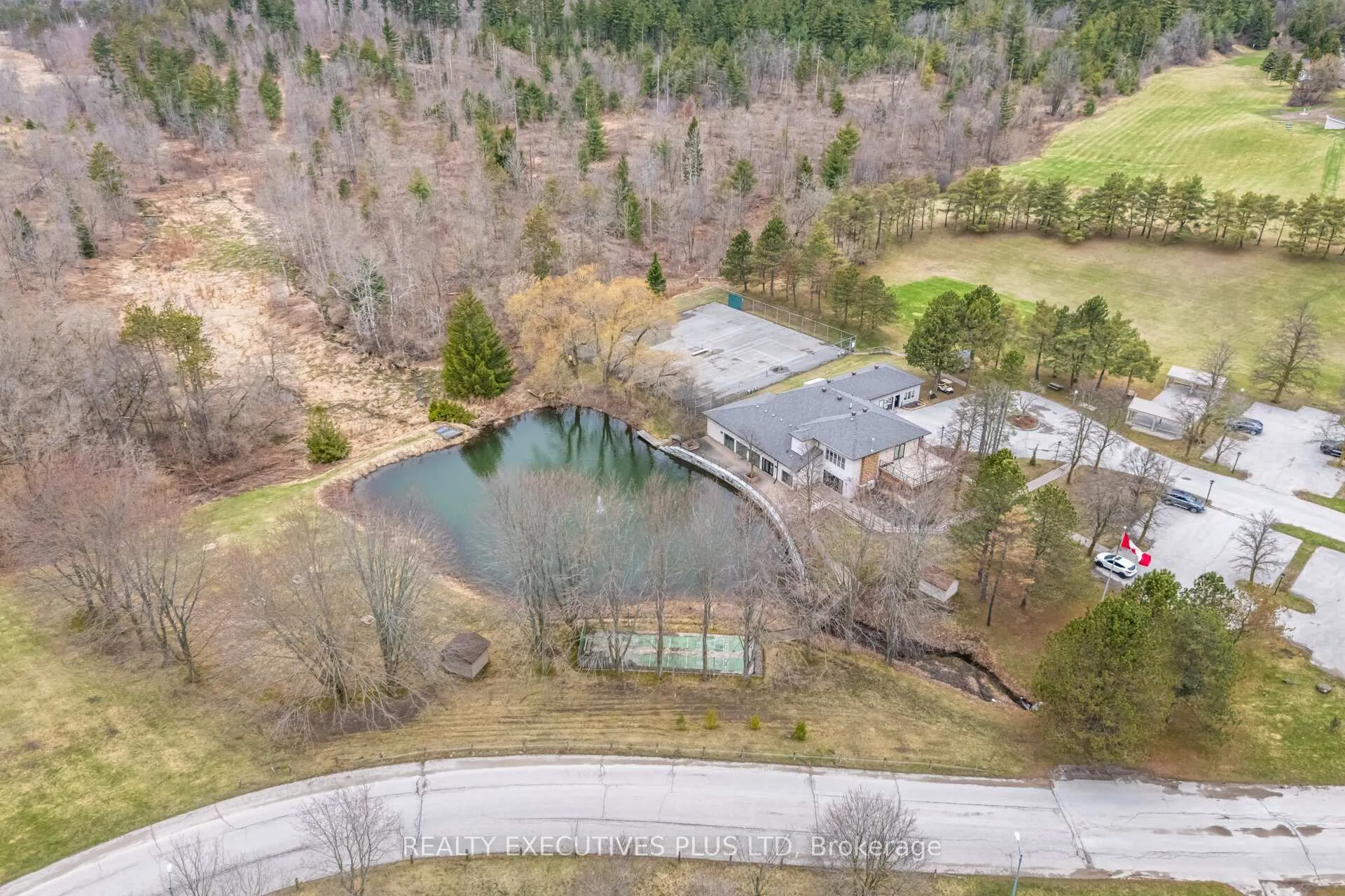 Photo 37 of 10 Tamarack Court, New Tecumseth, Rural New Tecumseth — HOMEH