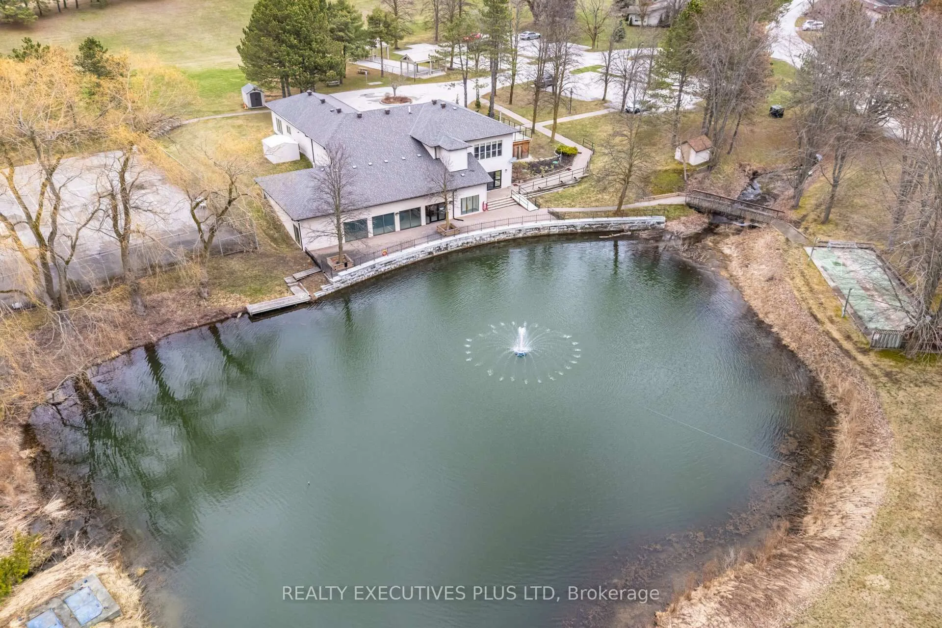 Photo 38 of 10 Tamarack Court, New Tecumseth, Rural New Tecumseth — HOMEH