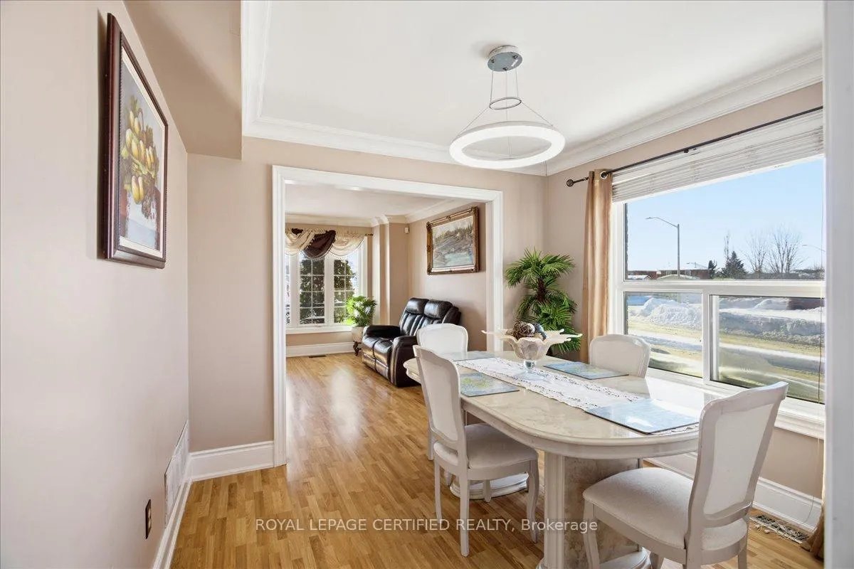 Photo 10 of 154 Country Lane, Barrie, Painswick South — HOMEH