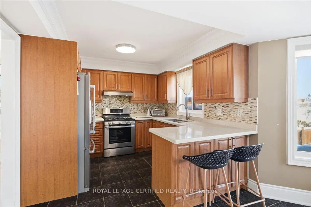 Photo 11 of 154 Country Lane, Barrie, Painswick South — HOMEH