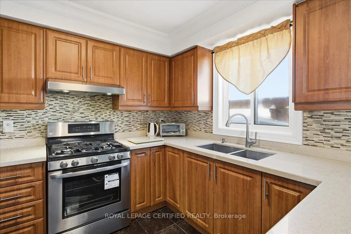 Photo 13 of 154 Country Lane, Barrie, Painswick South — HOMEH