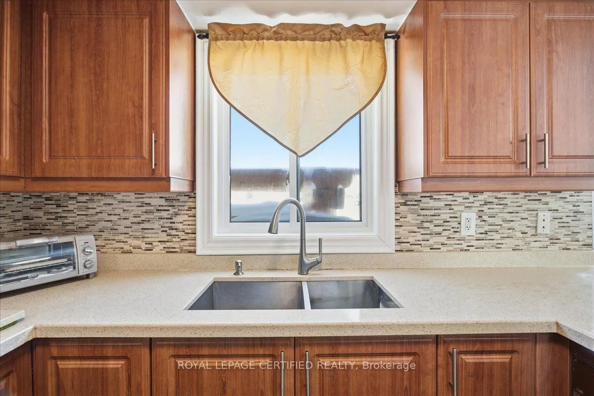 Photo 16 of 154 Country Lane, Barrie, Painswick South — HOMEH