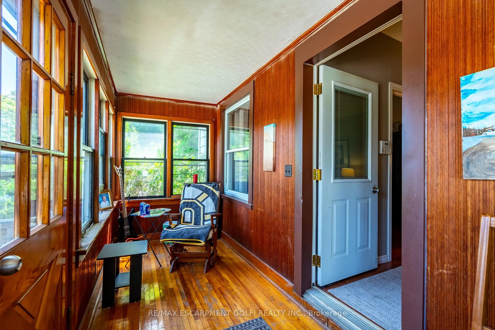 Photo 5 of 1024 Railroad Avenue E, Welland, Lincoln/Crowland — HOMEH