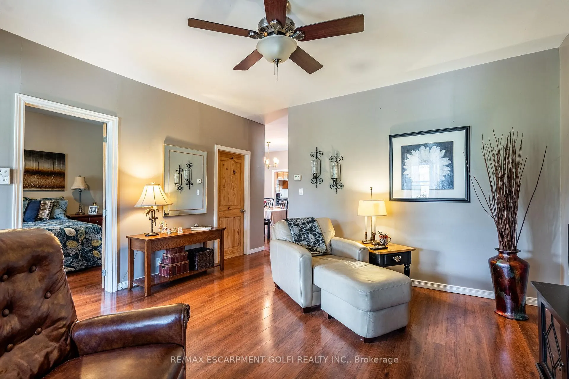 Photo 9 of 1024 Railroad Avenue E, Welland, Lincoln/Crowland — HOMEH
