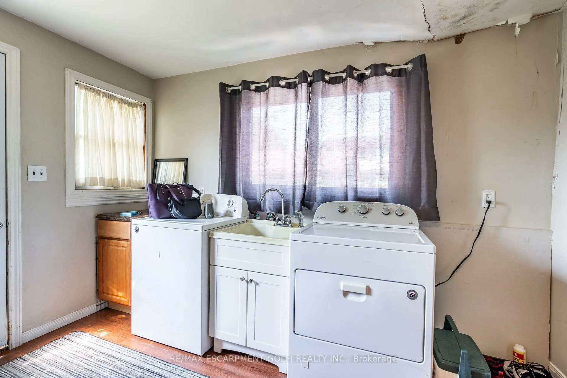 Photo 21 of 1024 Railroad Avenue E, Welland, Lincoln/Crowland — HOMEH