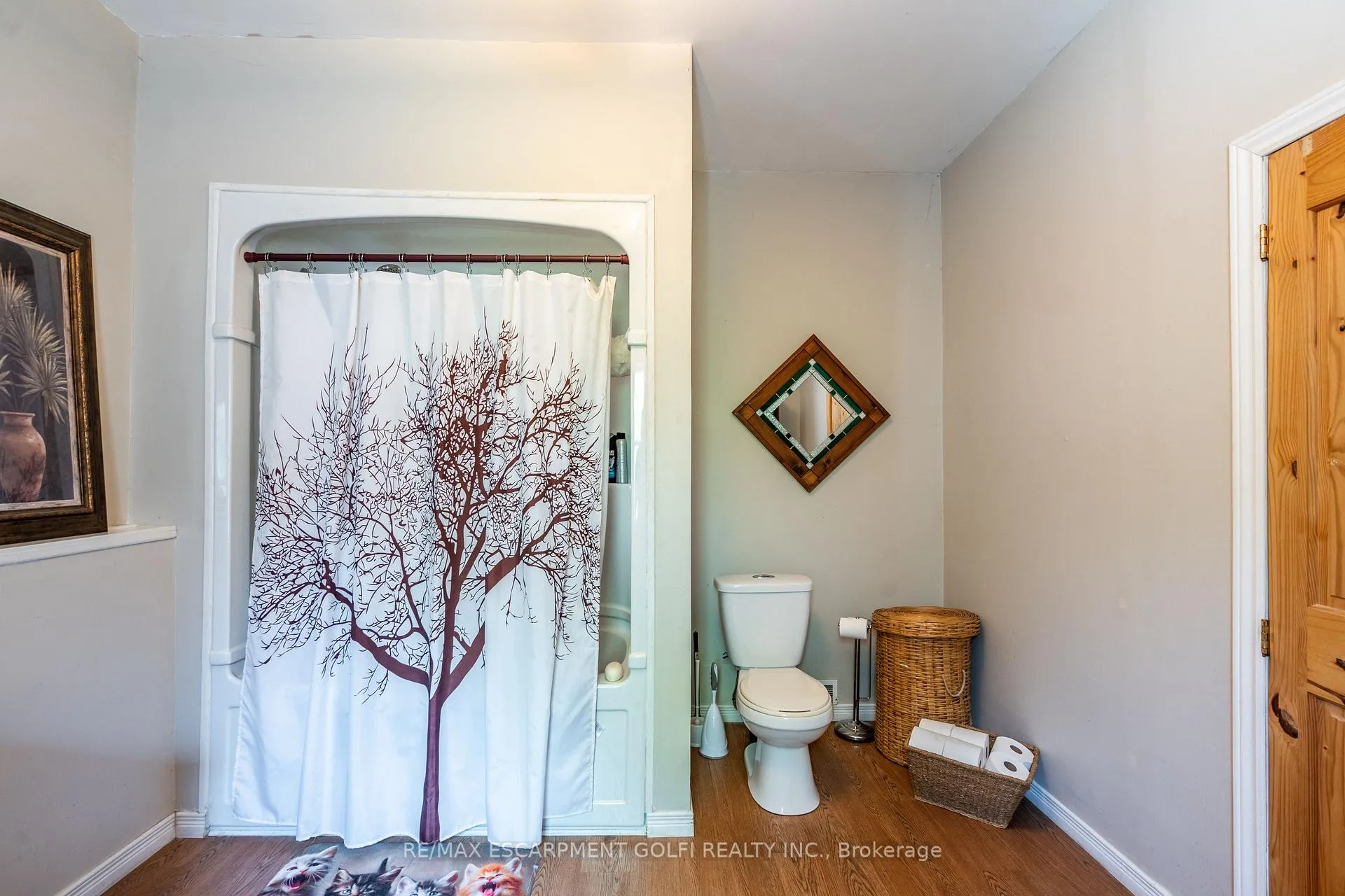 Photo 25 of 1024 Railroad Avenue E, Welland, Lincoln/Crowland — HOMEH