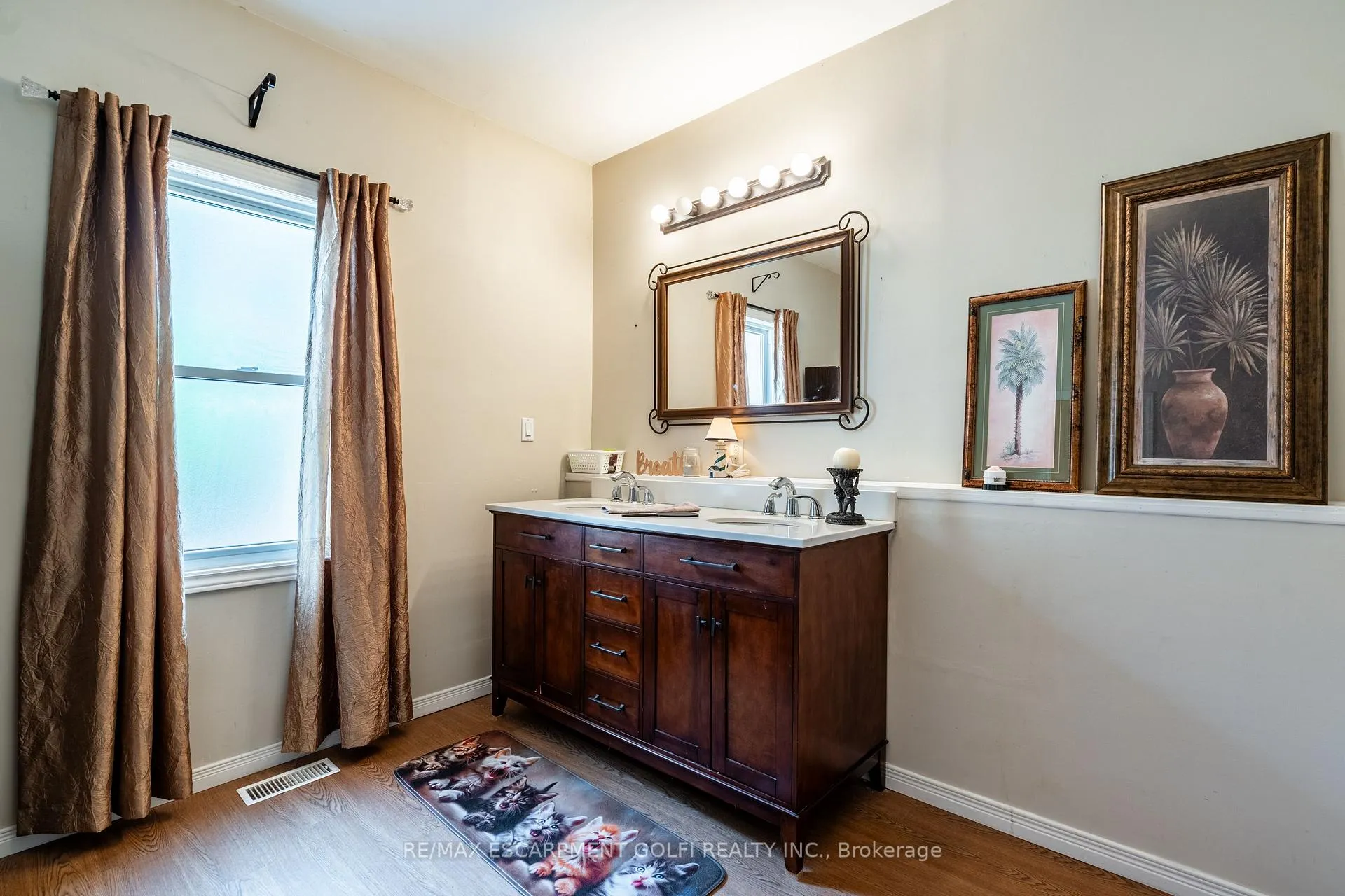 Photo 26 of 1024 Railroad Avenue E, Welland, Lincoln/Crowland — HOMEH