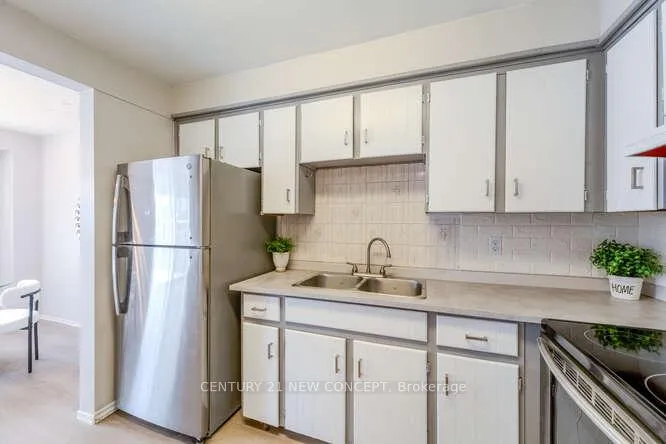 Photo 18 of 34 Parkside Drive, Brant, Paris — HOMEH