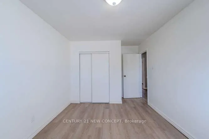 Photo 27 of 34 Parkside Drive, Brant, Paris — HOMEH