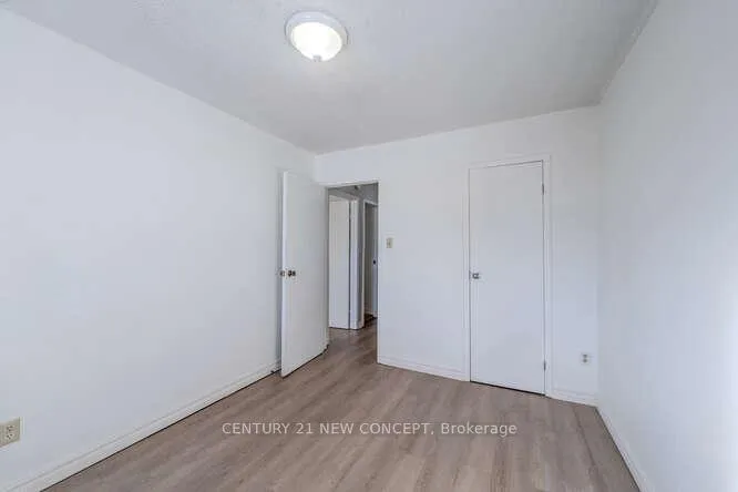 Photo 29 of 34 Parkside Drive, Brant, Paris — HOMEH