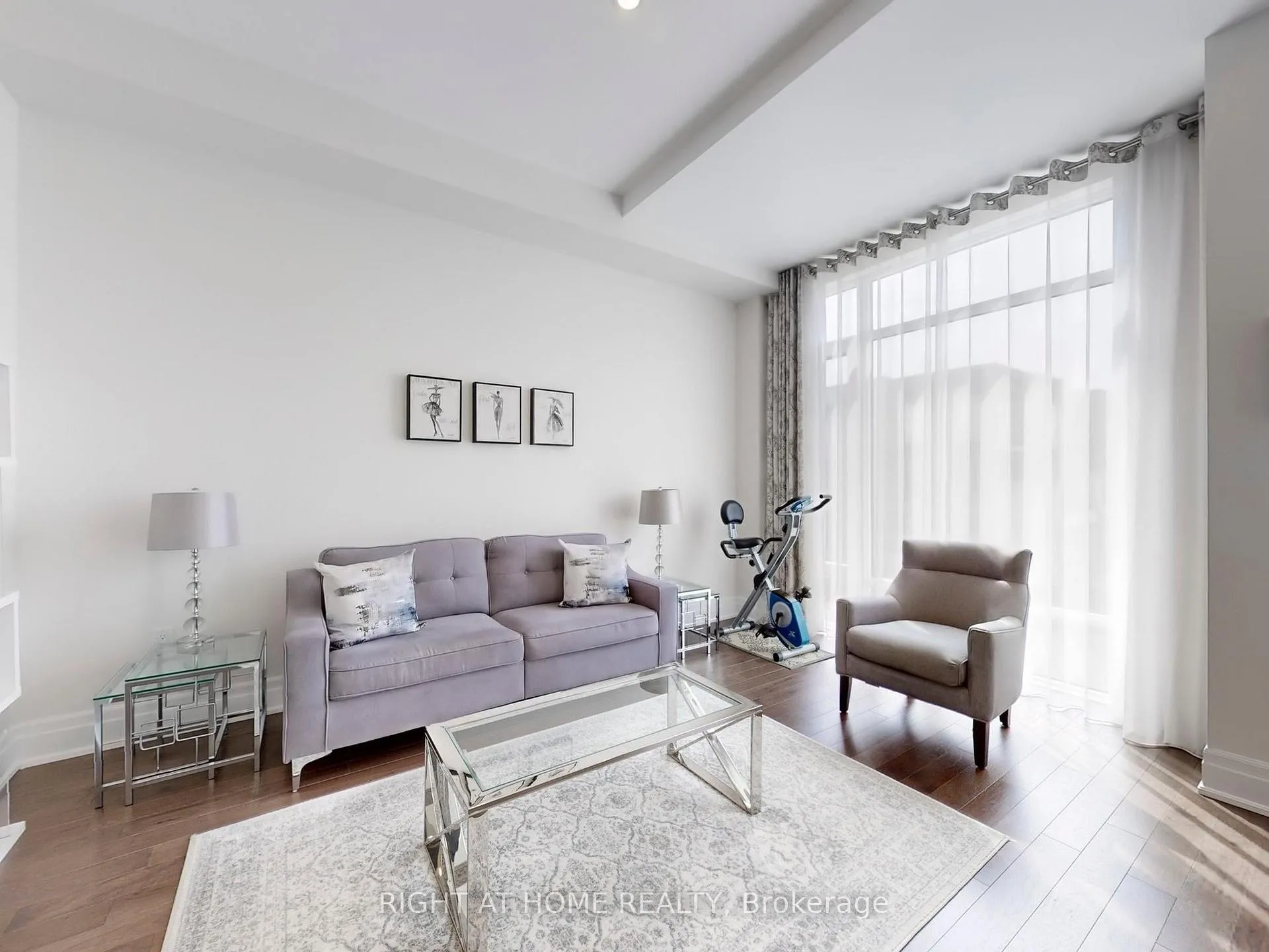 Photo 8 of 10 Carrville Woods Circle, Vaughan, Patterson — HOMEH