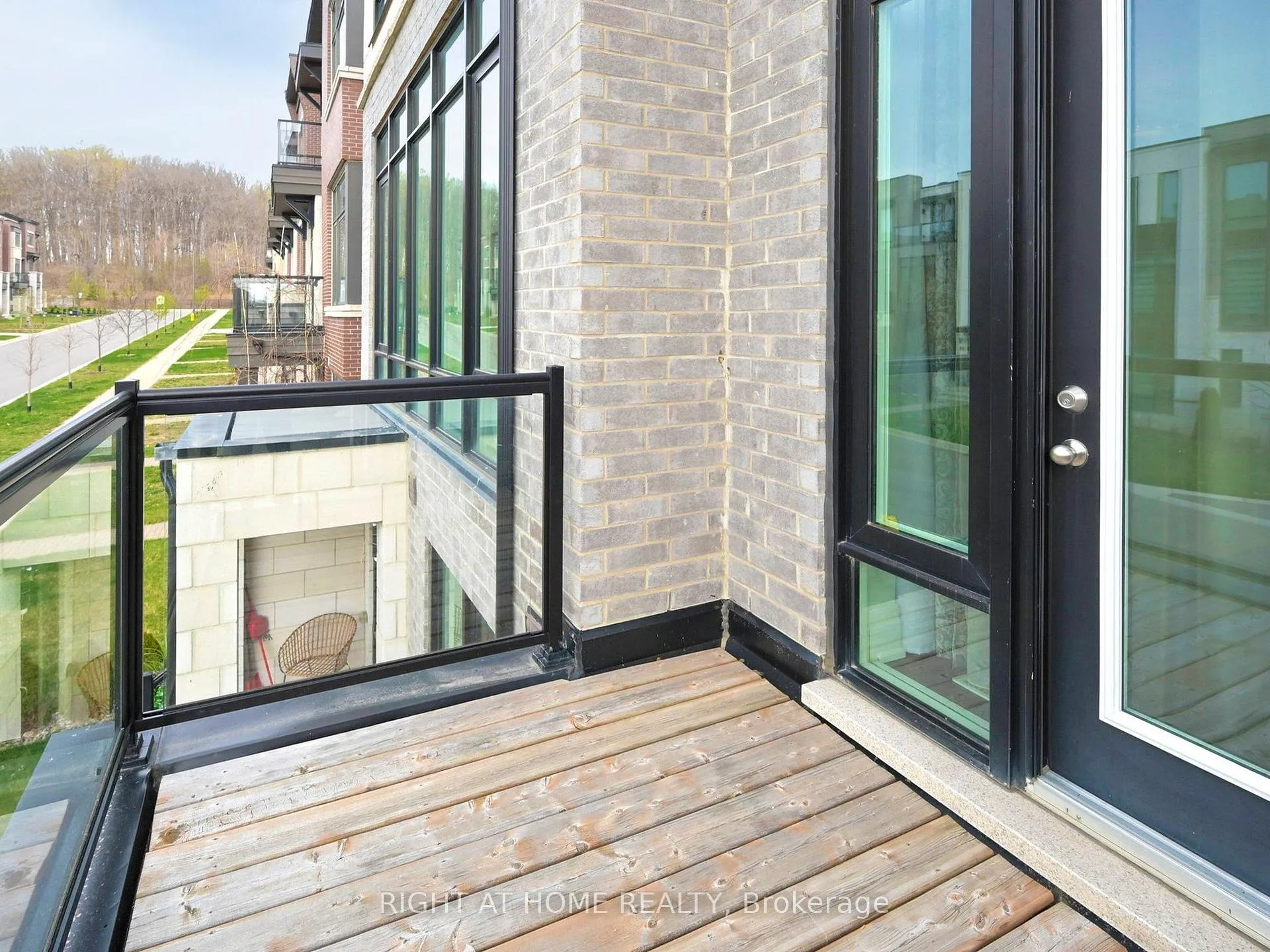 Photo 9 of 10 Carrville Woods Circle, Vaughan, Patterson — HOMEH
