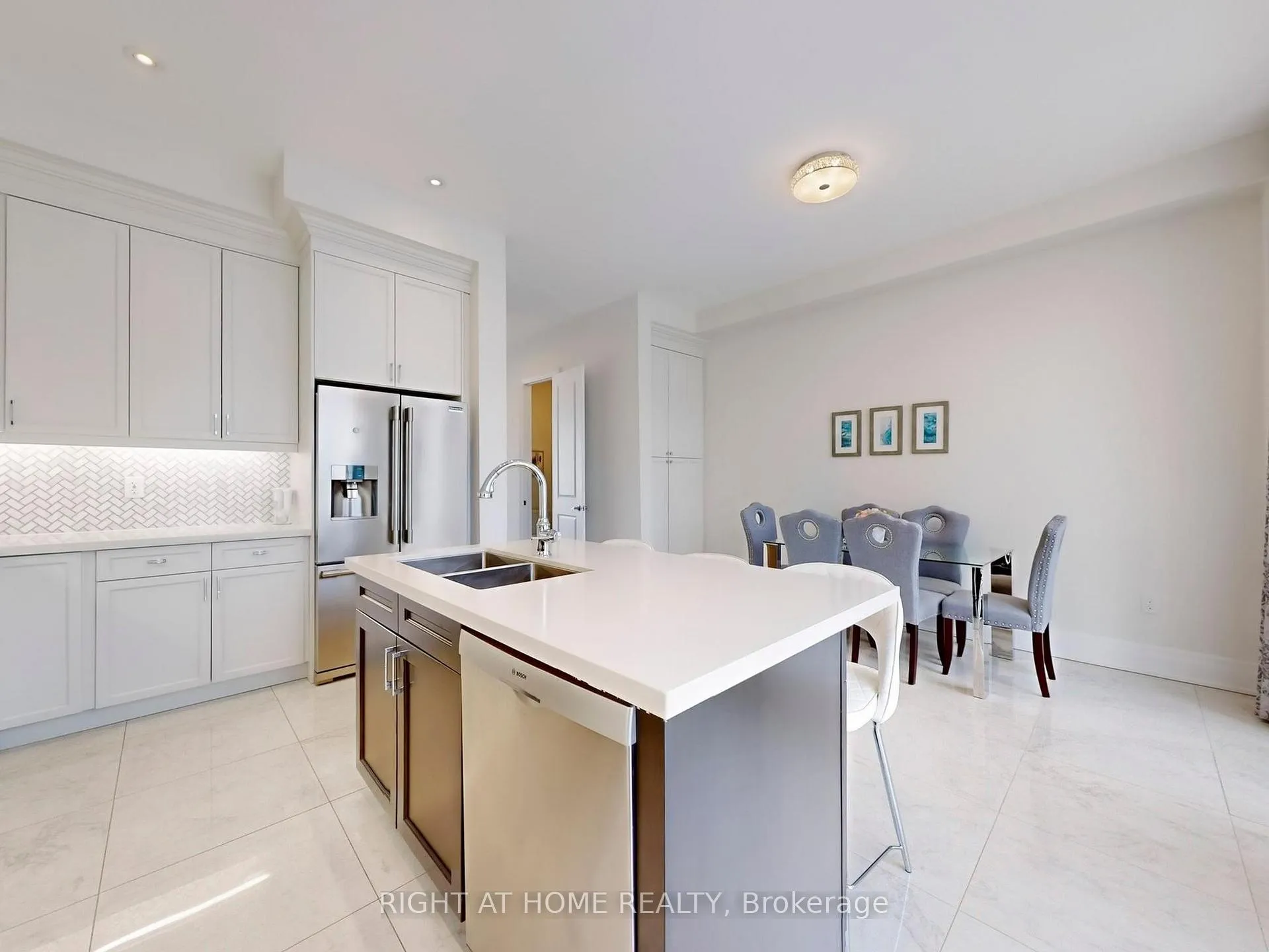 Photo 19 of 10 Carrville Woods Circle, Vaughan, Patterson — HOMEH