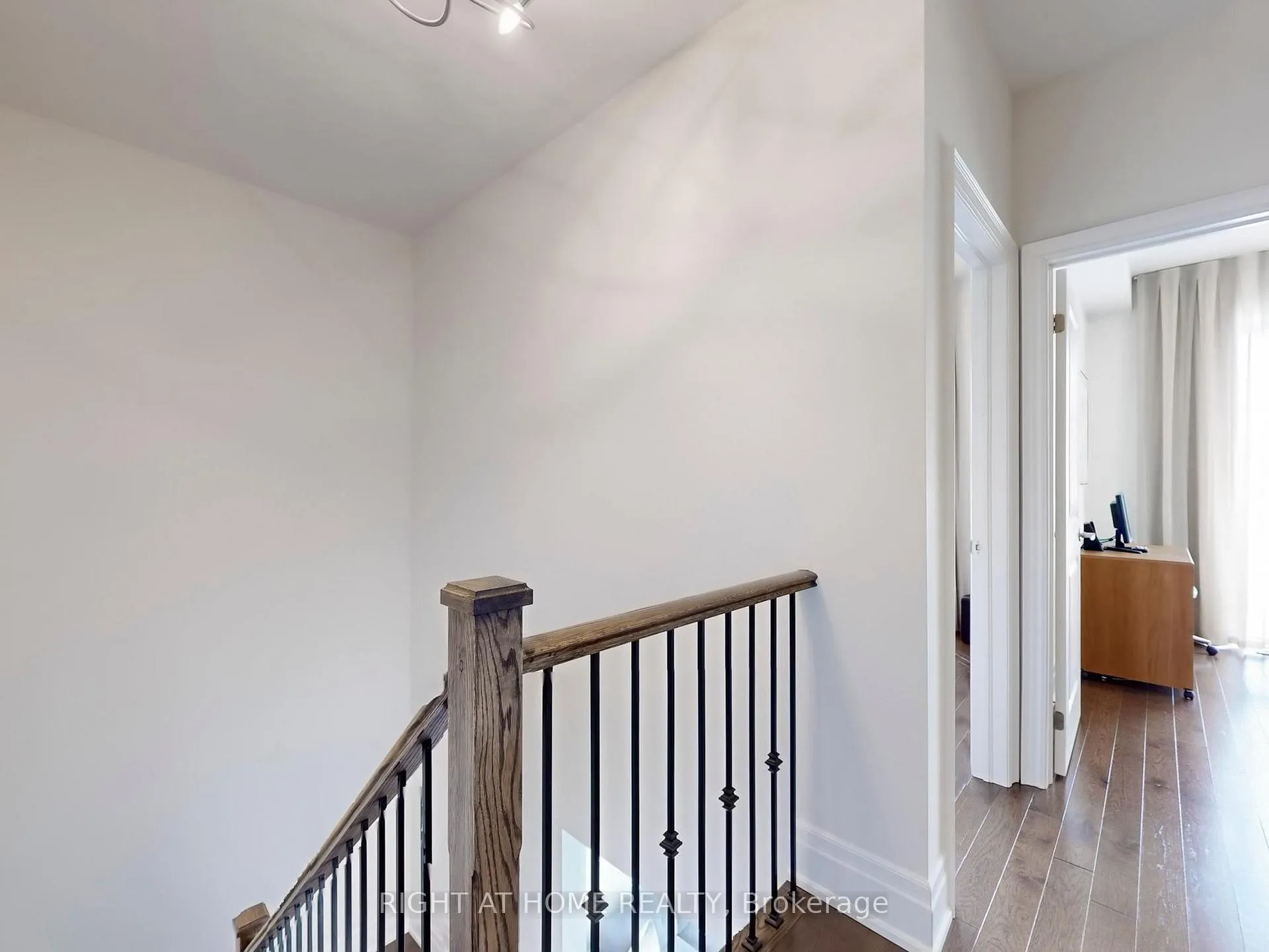 Photo 25 of 10 Carrville Woods Circle, Vaughan, Patterson — HOMEH