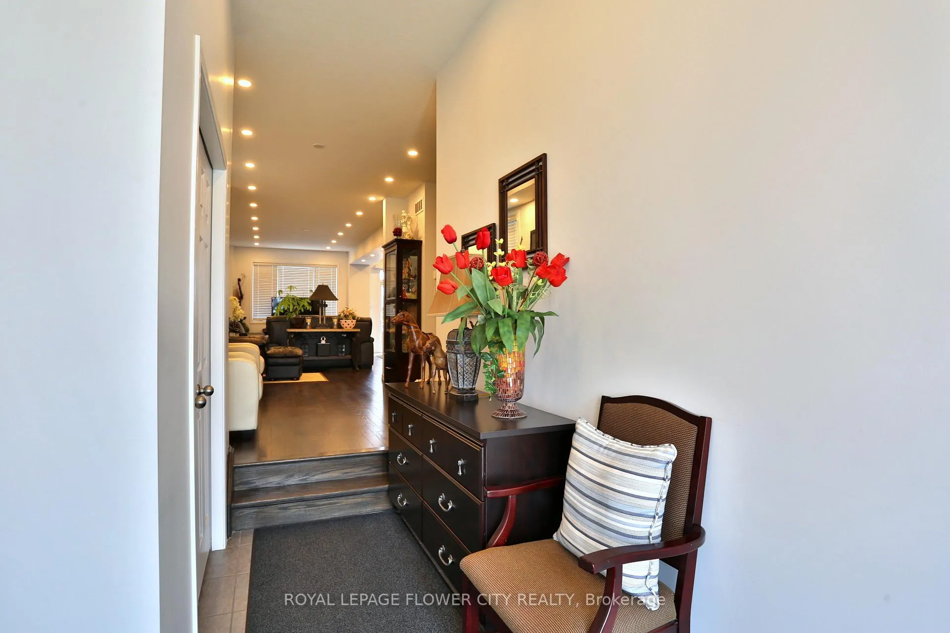 Photo 5 of 63 Saddlebrook Court, Kitchener, Huron Park — HOMEH