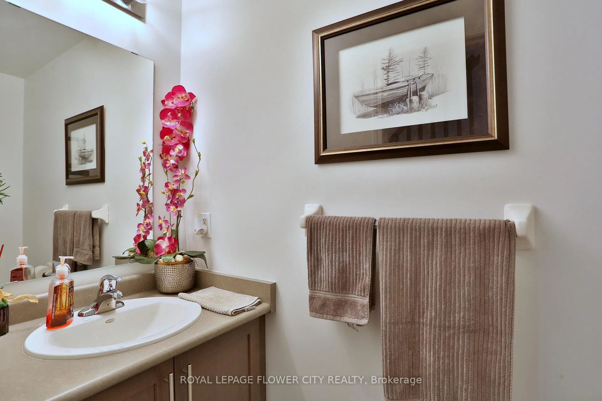 Photo 8 of 63 Saddlebrook Court, Kitchener, Huron Park — HOMEH
