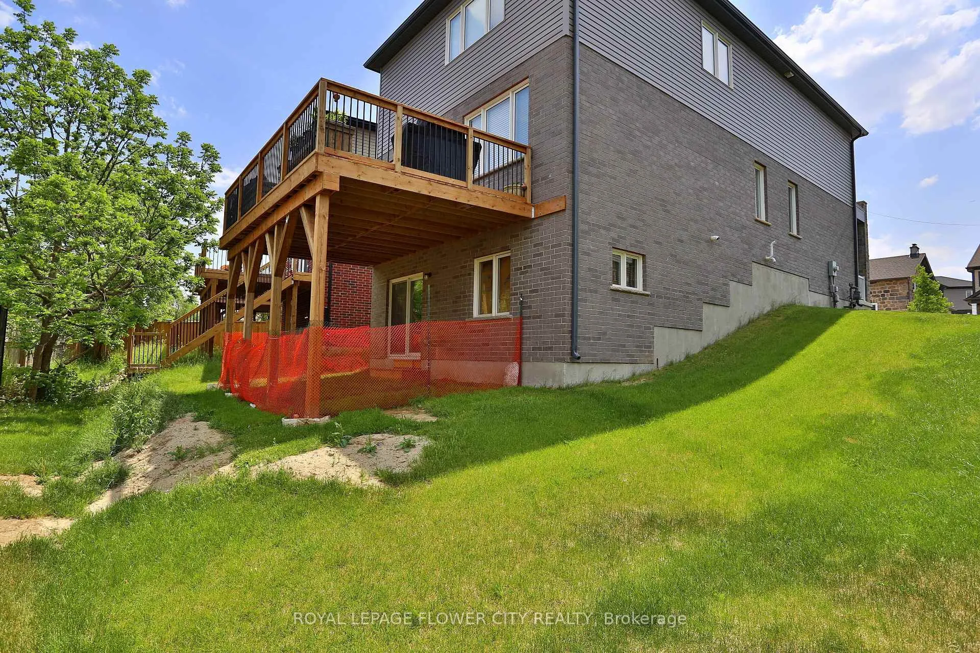 Photo 33 of 63 Saddlebrook Court, Kitchener, Huron Park — HOMEH