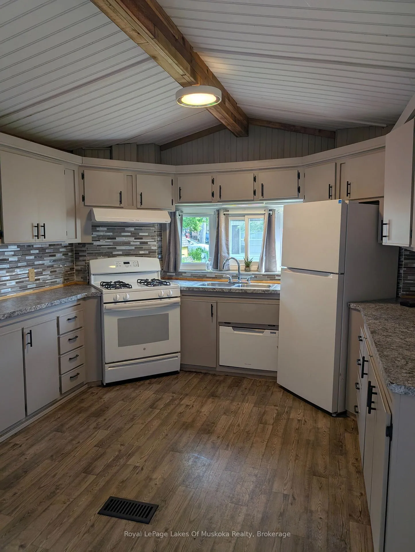 Photo 9 of Unit 48, 1007 Racoon Road, Gravenhurst, Morrison — HOMEH