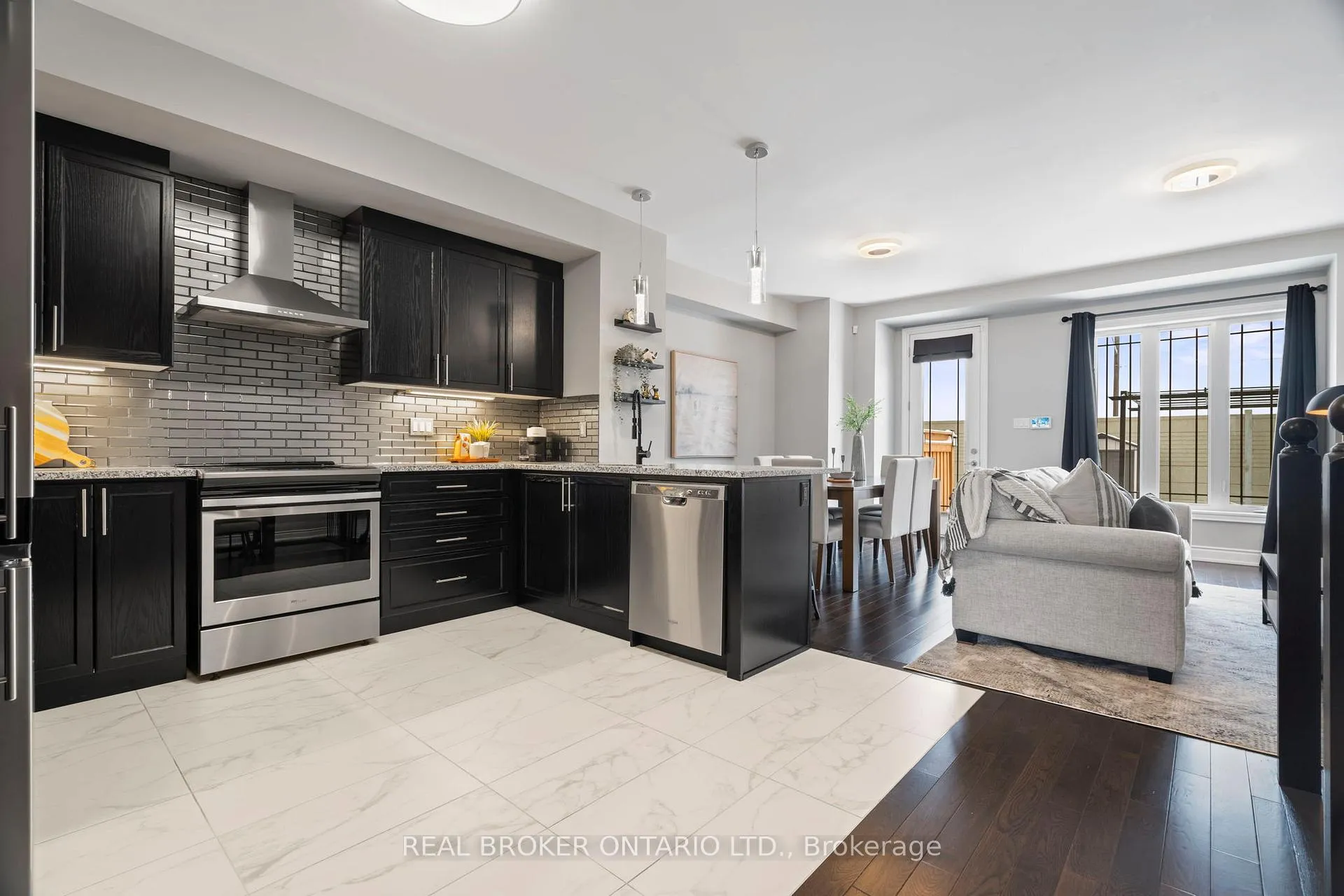 Photo 7 of 177 Walker Boulevard, New Tecumseth, Alliston — HOMEH